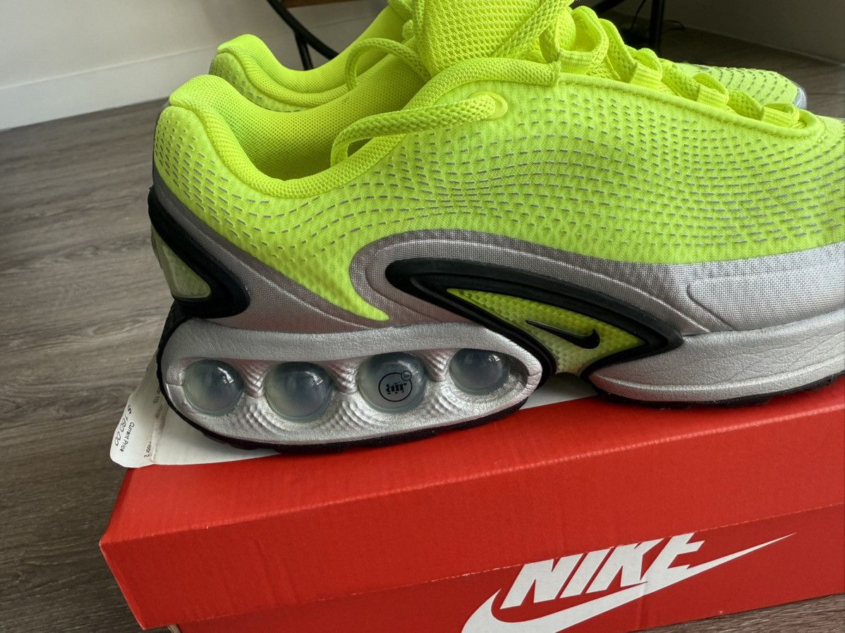 Nike DV3337-700 DN nike airmax Size US 9 / EU 42 - 2 Thumbnail