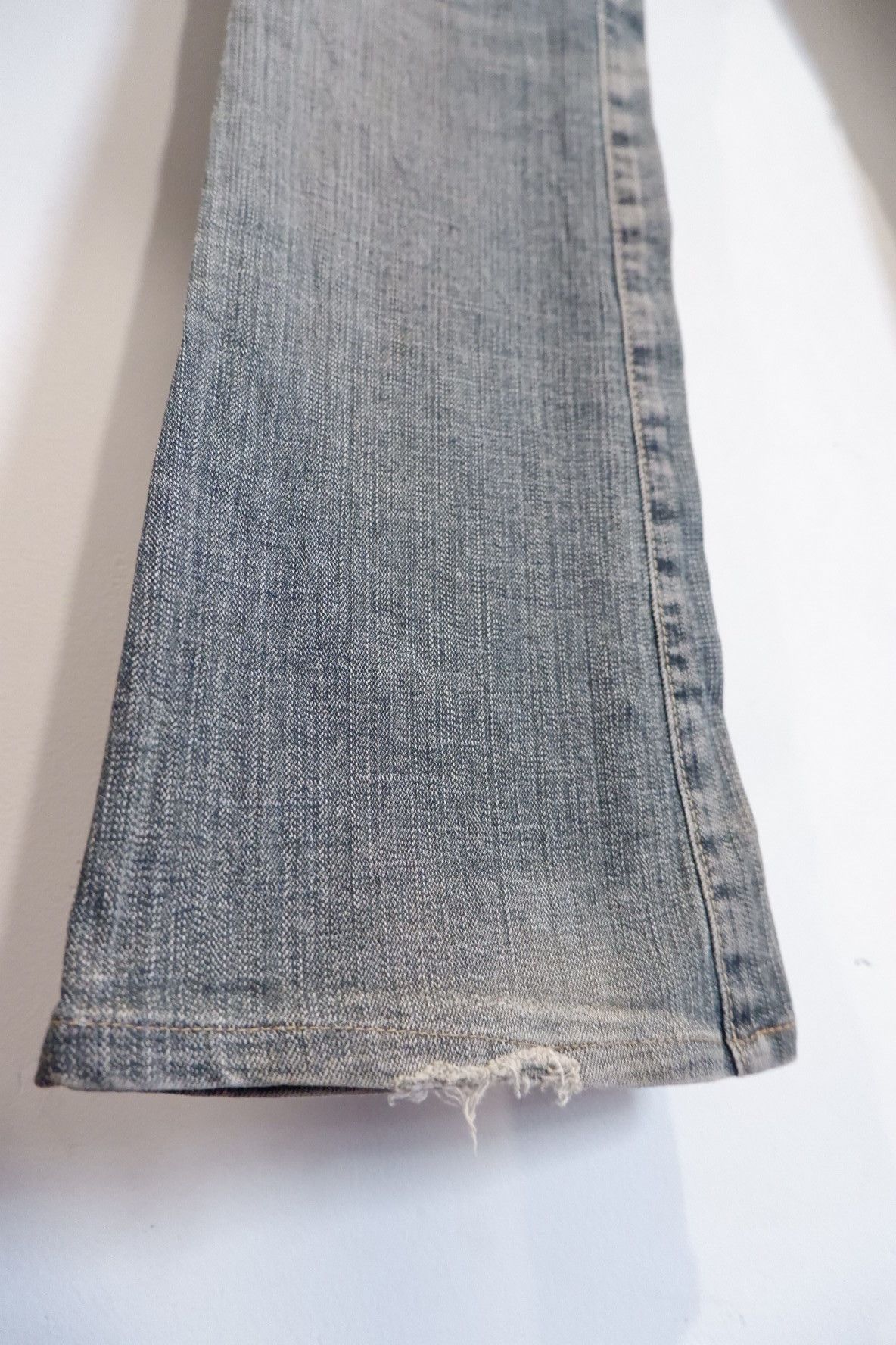 If Six Was Nine Vintage Y2K Vienus Flared Distressed Low Rise Jeans Size US 26 / EU 42 - 8 Thumbnail