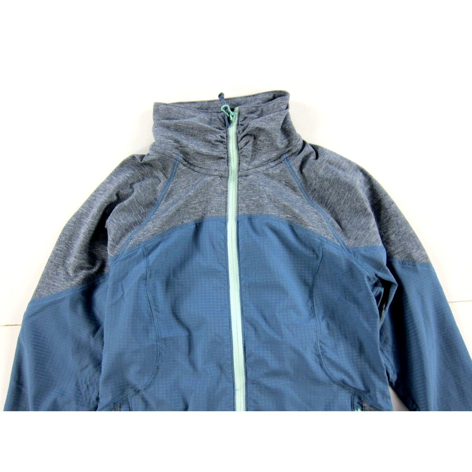 Mountain Hardwear VINTAGE Mountain Hardwear Windbreaker Jacket Women Medium Blue Grey Stretch Zip Running Hiking Windbreaker Jacket Size M / US 6-8 / IT 42-44 - 4 Thumbnail