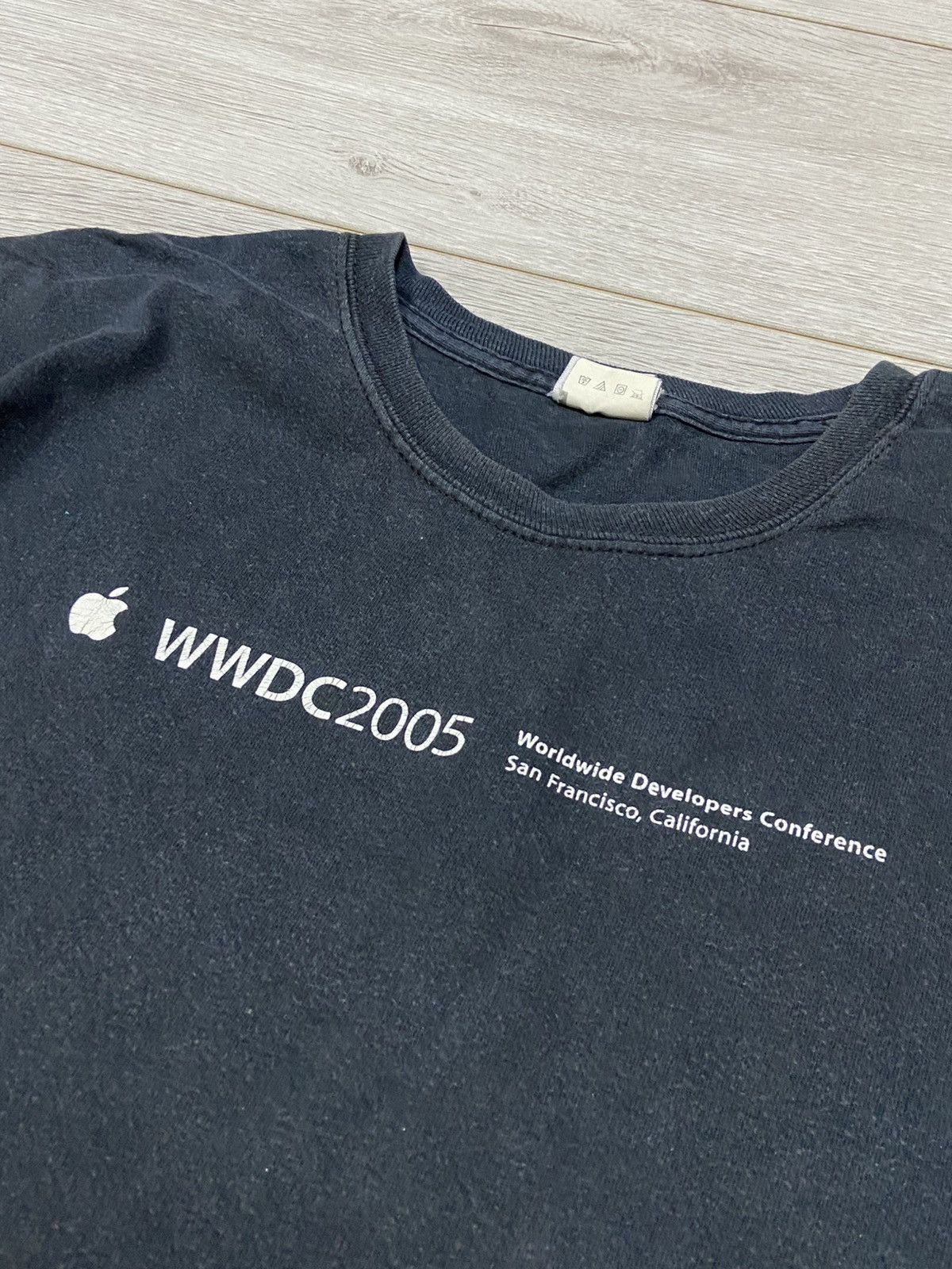 Apple Apple X WWDC 2005 HANES vintage USA t-shirt Size US XXL / EU 58 / 5 - 6 Thumbnail