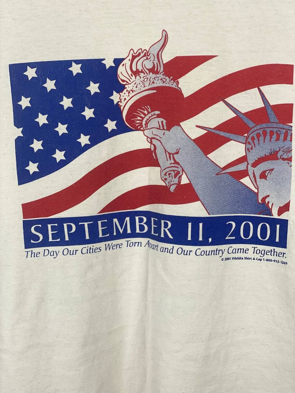 Vintage Vintage 9/11 Memorial America T-Shirt United We Stand Size US XL / EU 56 / 4 - 4 Thumbnail