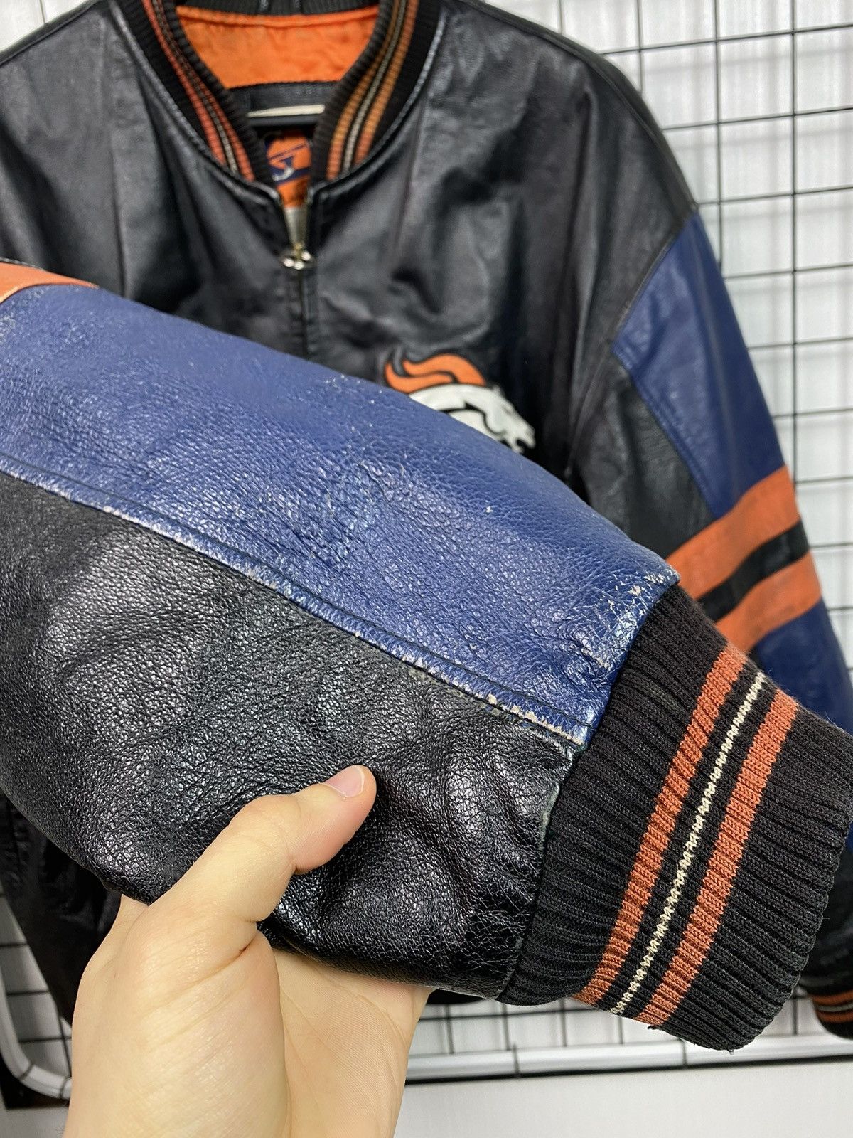 Other Vintage Denver Broncos NFL Leather Bomber Jacket Varsity XL Size US XL / EU 56 / 4 - 17 Thumbnail