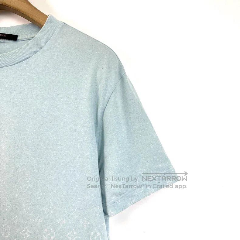 Louis Vuitton Louis Vuitton Sky blue full print gradient Logo short slee Size US M / EU 48-50 / 2 - 5 Thumbnail