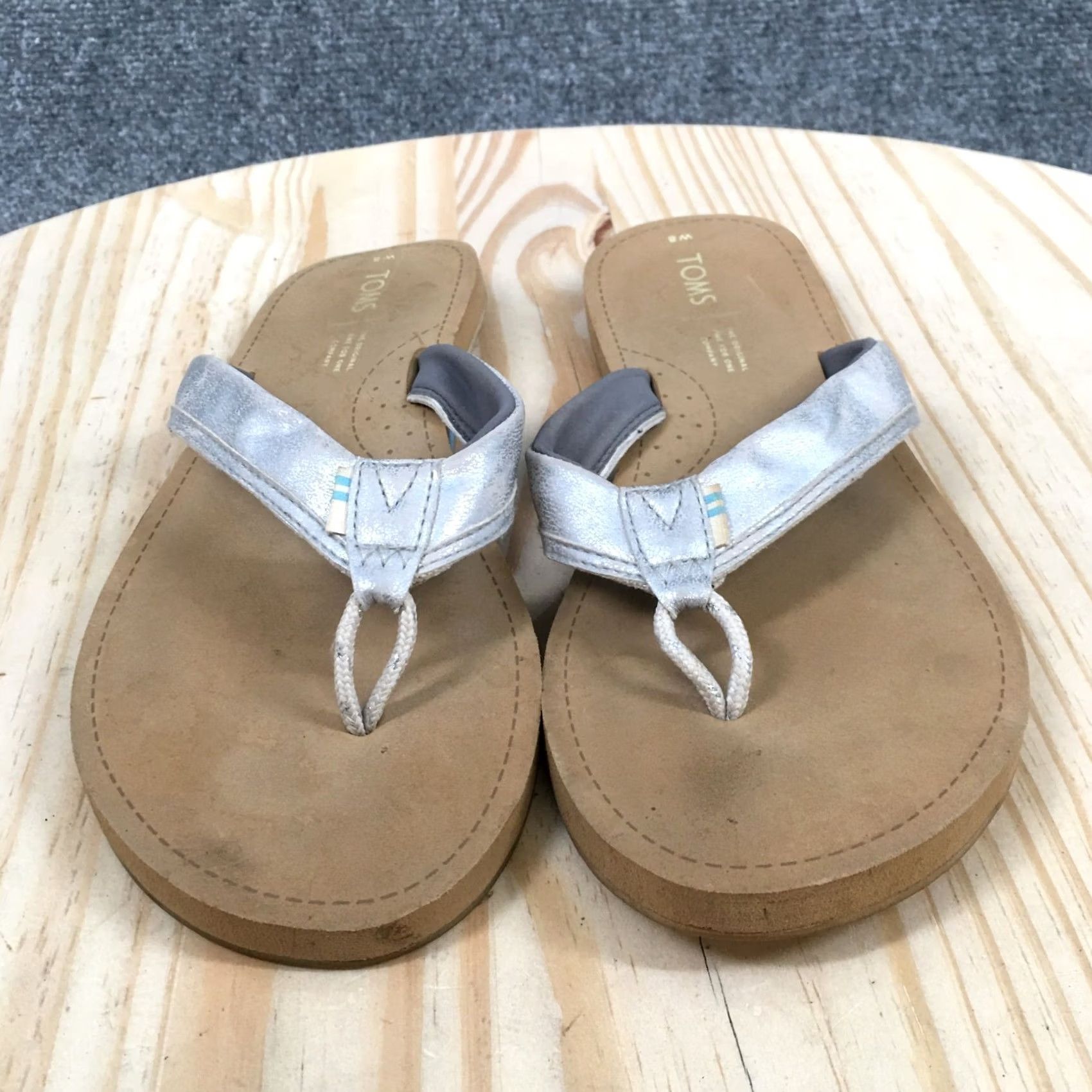 Toms TOMS Sandals Womens 8 Flip Flop Silver Toe-Post Comfort Casual Flat Shoes Size M / US 6-8 / IT 42-44 - 4 Thumbnail
