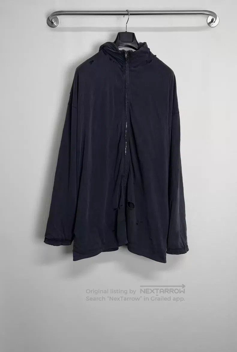 Vetements VETEMENTS Distressed Hooded Zip-Up Hoodie Size US S / EU 44-46 / 1 - 1 Thumbnail