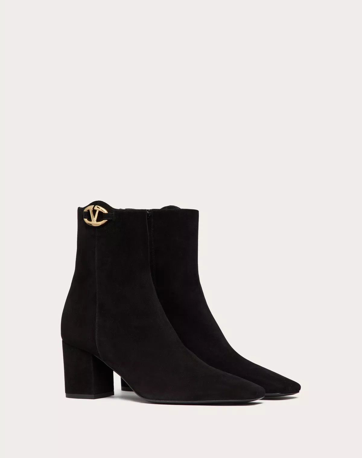 o1s1wg110625 Vlogo Bold Edition Suede Ankle Boot in Black
