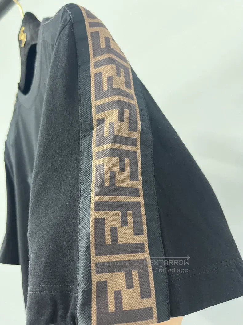Fendi Fendi Side Old Logo Short Sleeve T-Shirt with Large Logo Size M / US 6-8 / IT 42-44 - 3 Thumbnail