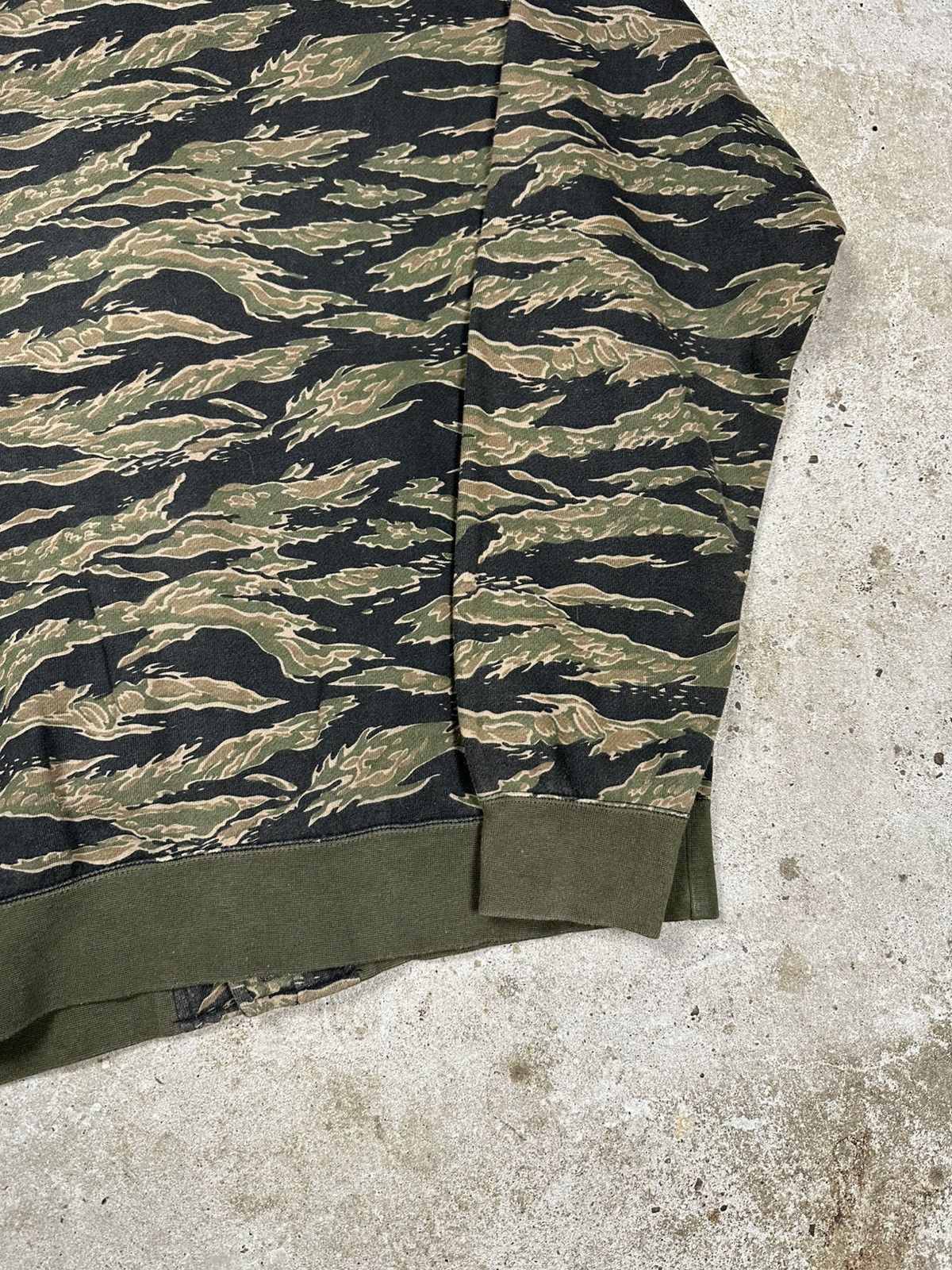 Obey × Vintage Obey Camo Realtree Varsity Style Sweatshirt Button Up Size US L / EU 52-54 / 3 - 13 Thumbnail