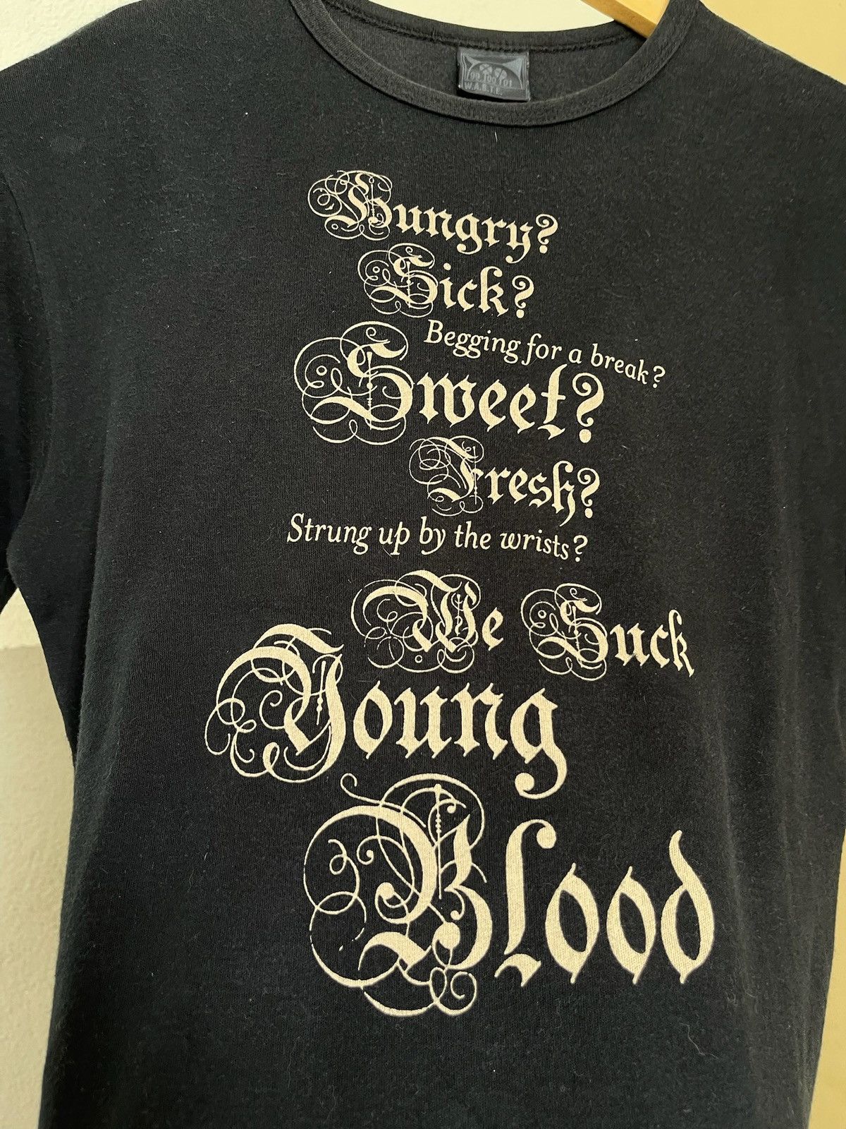 Band Tees × Vintage Vintage Radiohead “We Suck Young Blood” Shirt Size US S / EU 44-46 / 1 - 2 Thumbnail