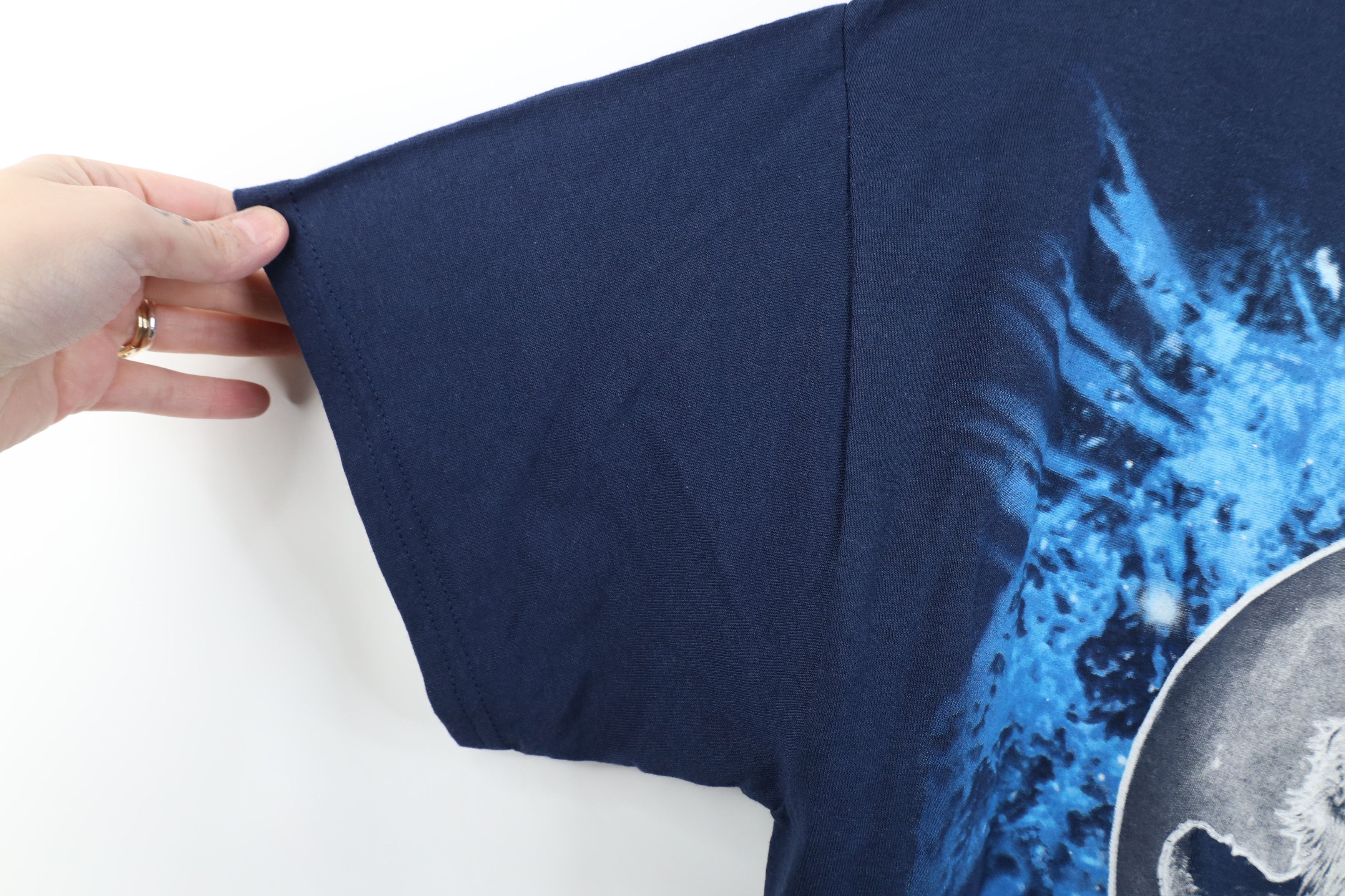 Vintage Vintage 90s Y2K Streetwear Wolf Moon Short Sleeve T-Shirt Size US L / EU 52-54 / 3 - 7 Thumbnail