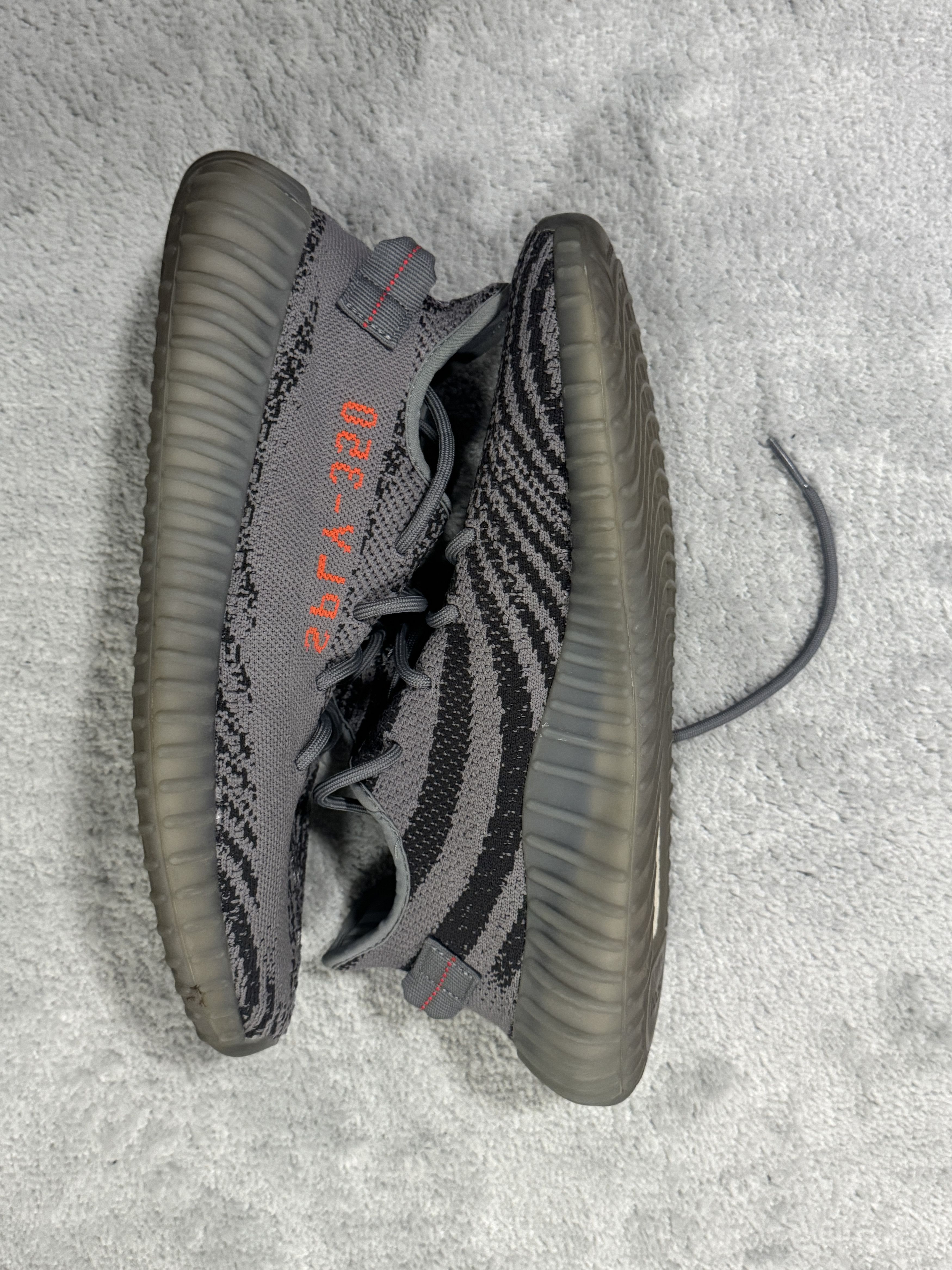 Yeezy -Yeezy- V2 BELUGA US 11 Size US 11 / EU 44 - 3 Thumbnail