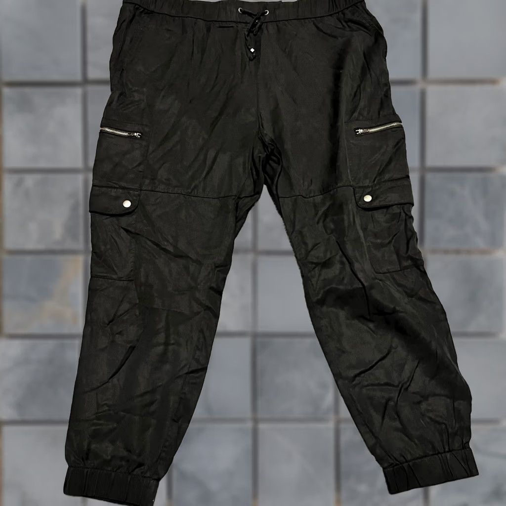 Banana Republic BANANA REPUBLIC Soft Cargo Jogger Pants Womens XL Black Drawstring Size 40" / US 18 - 1 Thumbnail
