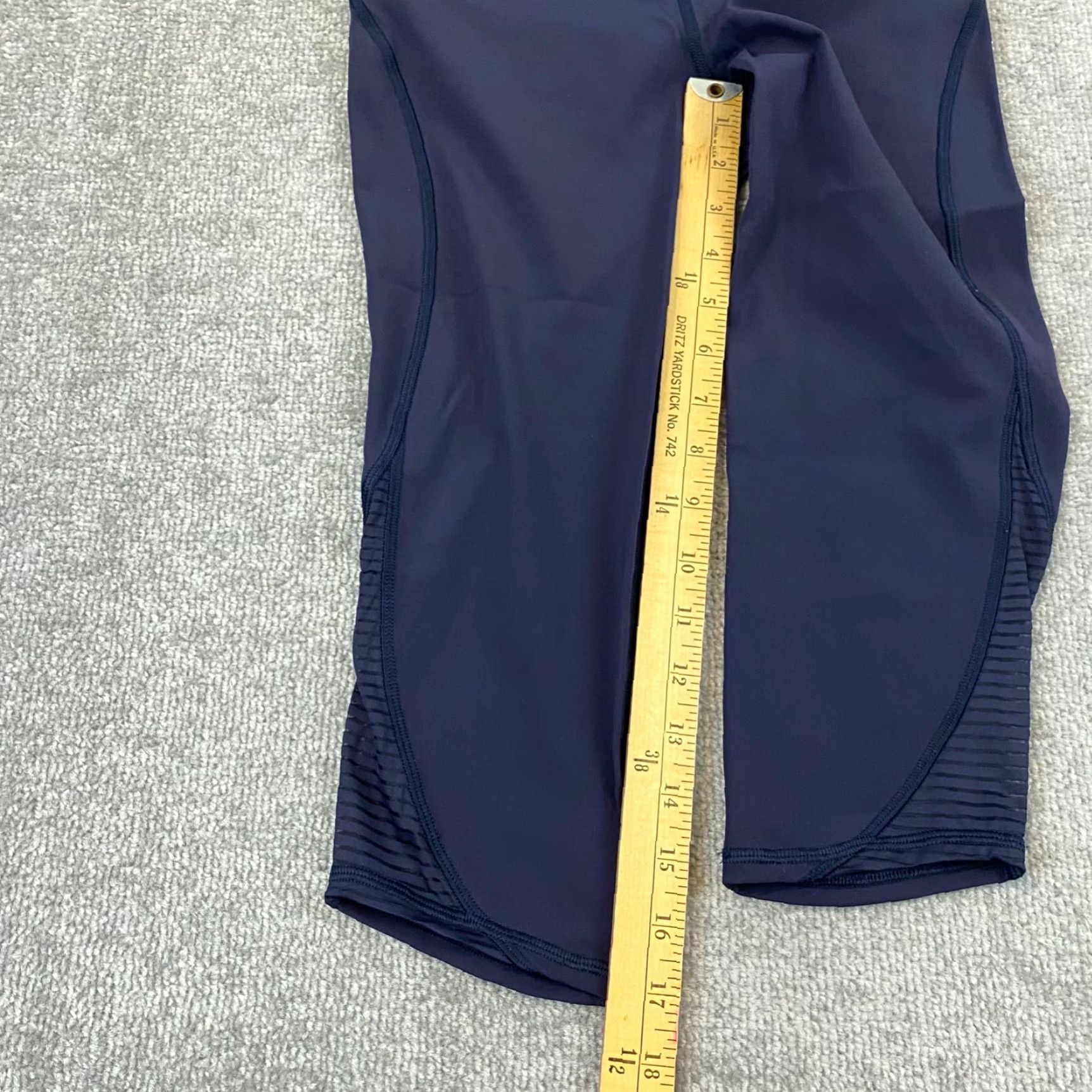 Lululemon Lululemon Leggings Womens Size 4 Navy Blue 17.5" Inseam Capris Workout Athletic Size 27" / US 4 / IT 40 - 5 Thumbnail