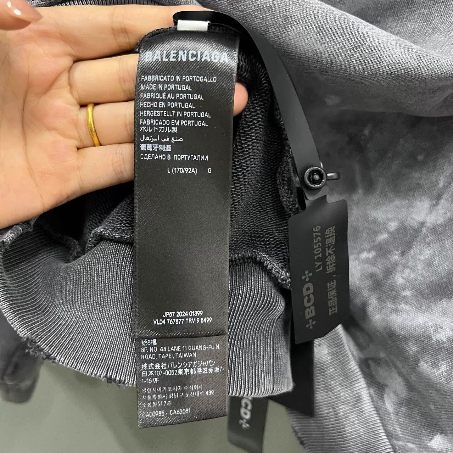 Balenciaga Balenciaga washed tie-dye distressed hoodie L new Size US L / EU 52-54 / 3 - 4 Thumbnail