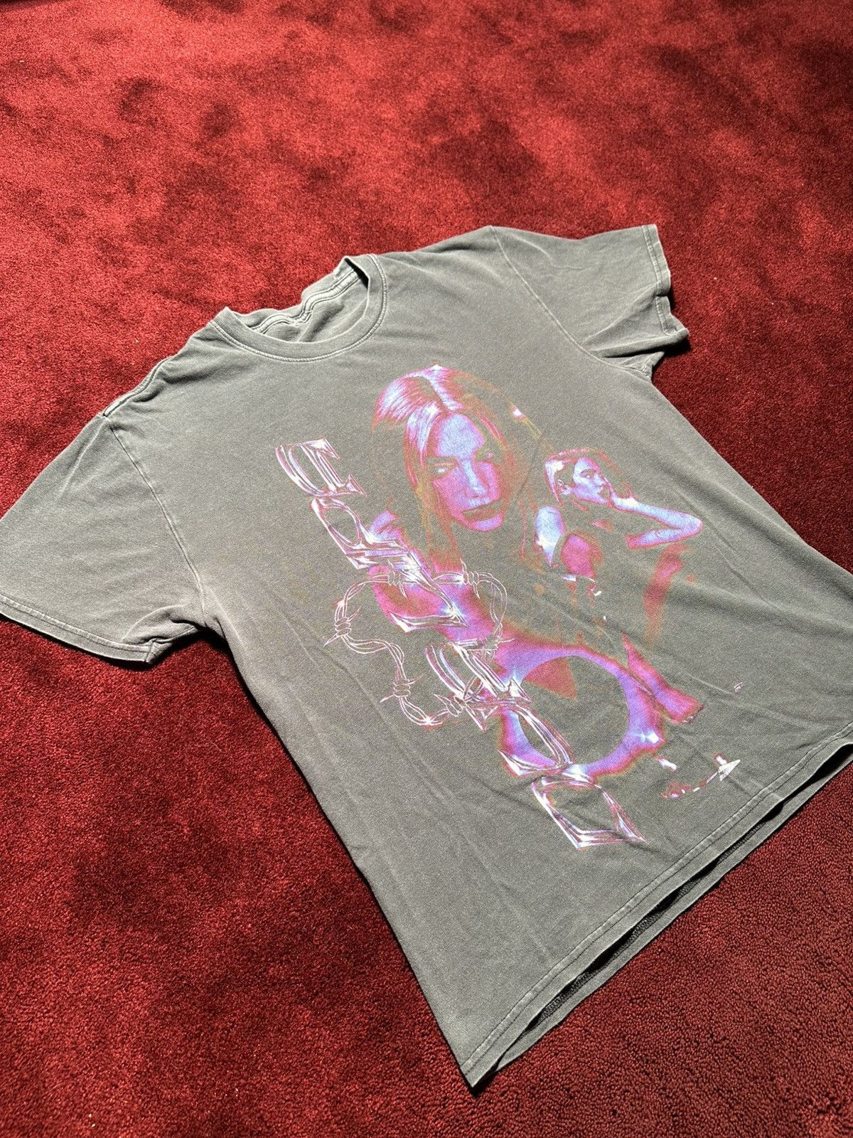 Band Tees DUA LIPA T Shirt, size Small Barbed Wire Concert Tour Faded Size US S / EU 44-46 / 1 - 1 Thumbnail