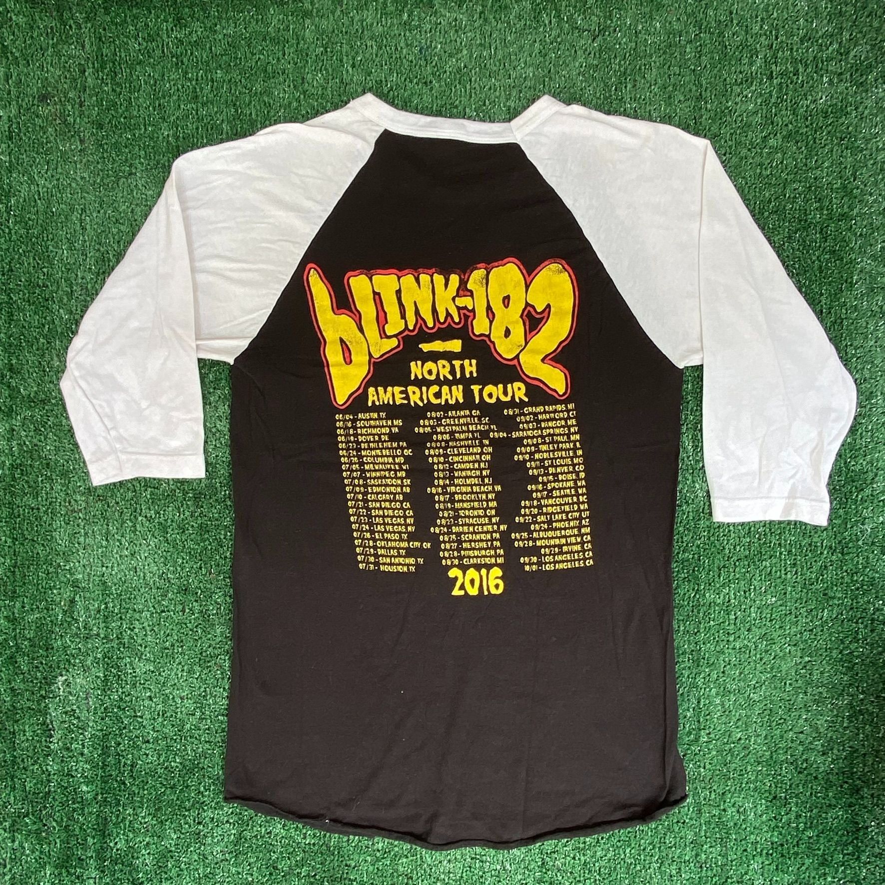 Band Tees Vintage Y2K Blink-182 Band Shirt Punk Rock Logo Concert Tee Size US S / EU 44-46 / 1 - 5 Thumbnail