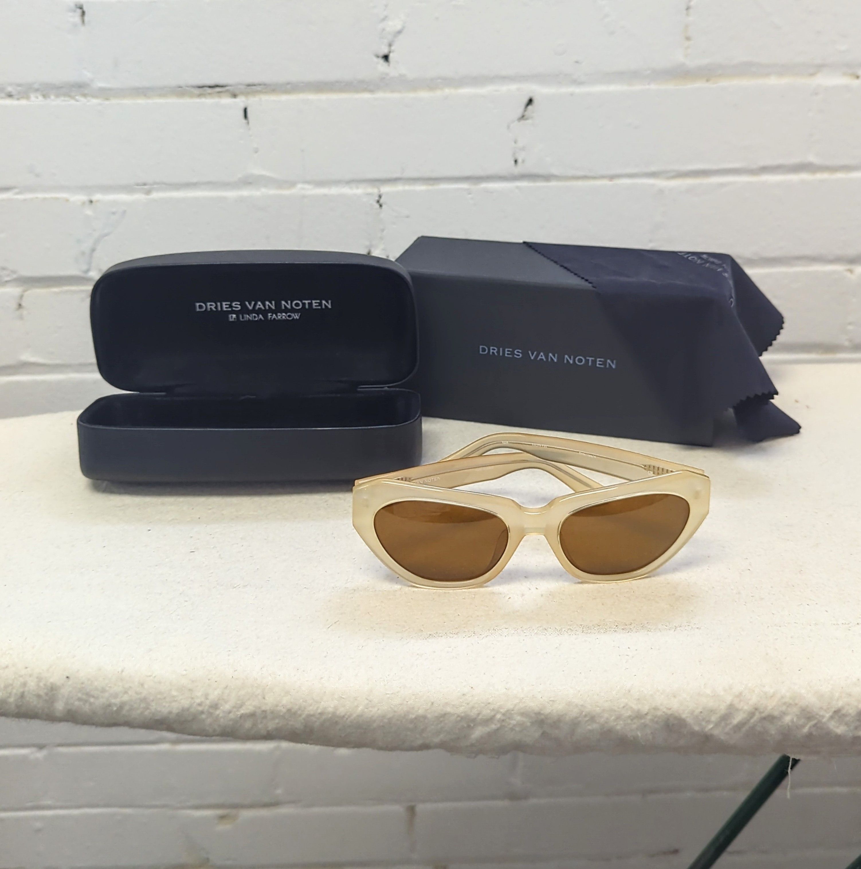 Dries Van Noten × Linda Farrow cat eye sunglasses Size ONE SIZE - 1 Thumbnail