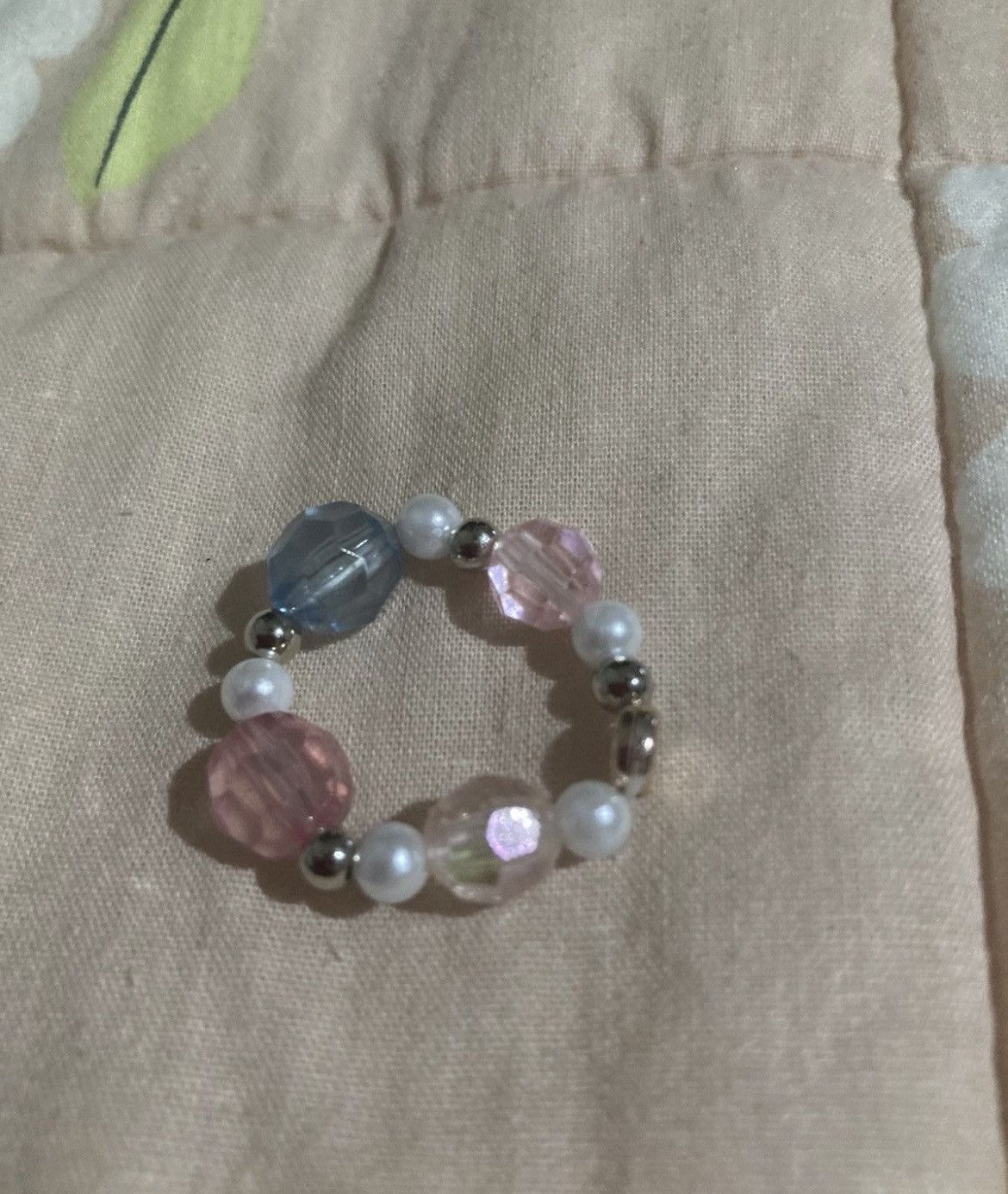 Other Plastic gemmed an faux pearl ring Size ONE SIZE - 1 Thumbnail