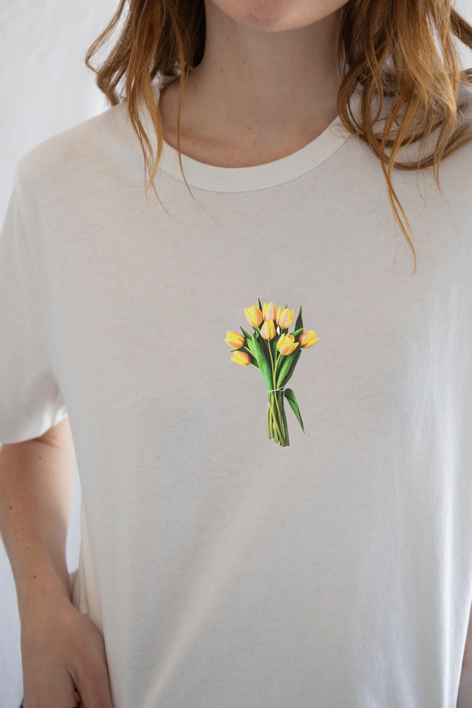 Designer × Vintage Tulips Tee | Bloom in Simplicity Size M / US 6-8 / IT 42-44 - 3 Thumbnail