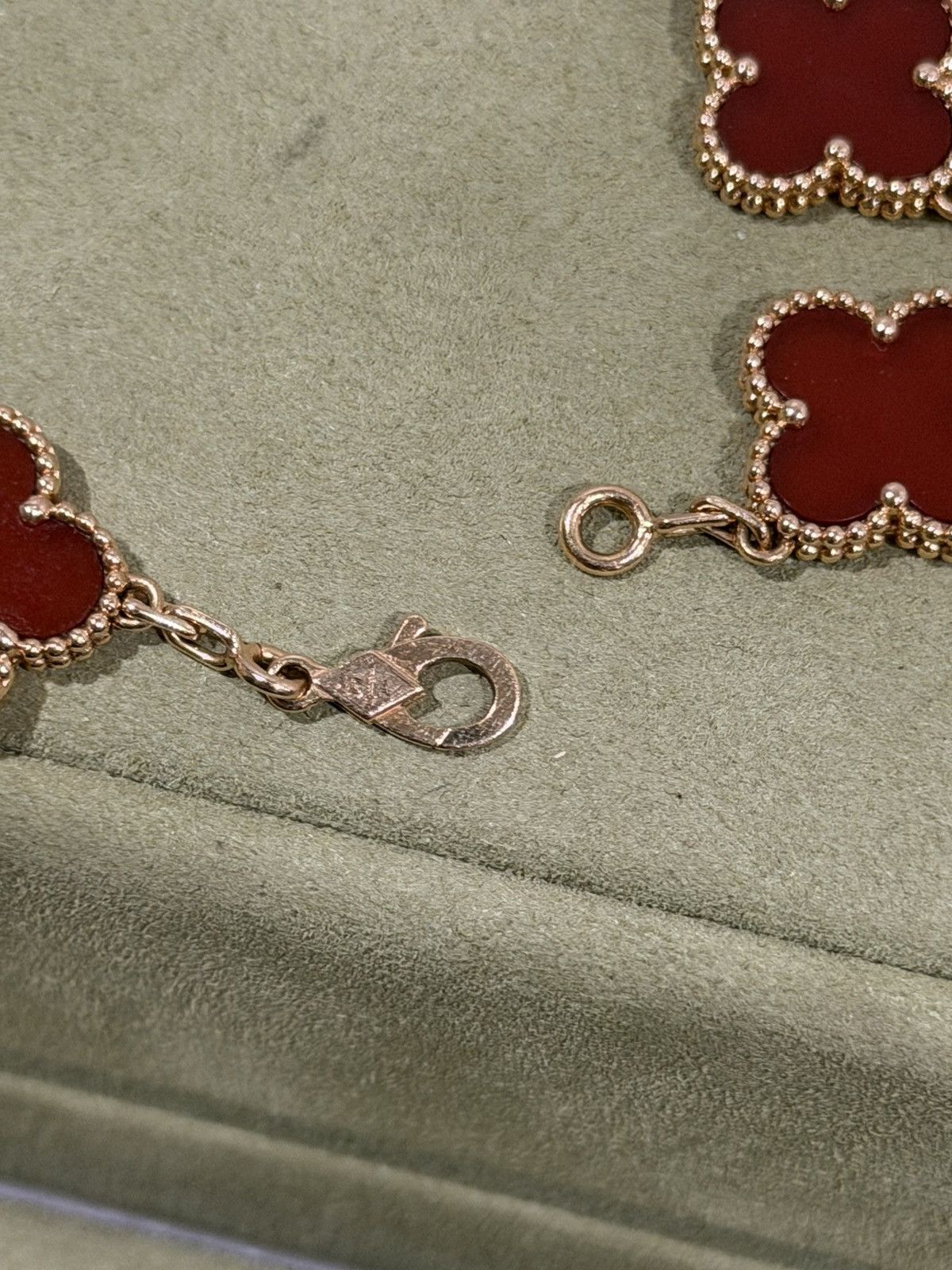 Van Cleef & Arpels Van Cleef Vintage Alhambra 5-Motif Gold Carnelian Bracelet Size ONE SIZE - 19 Thumbnail