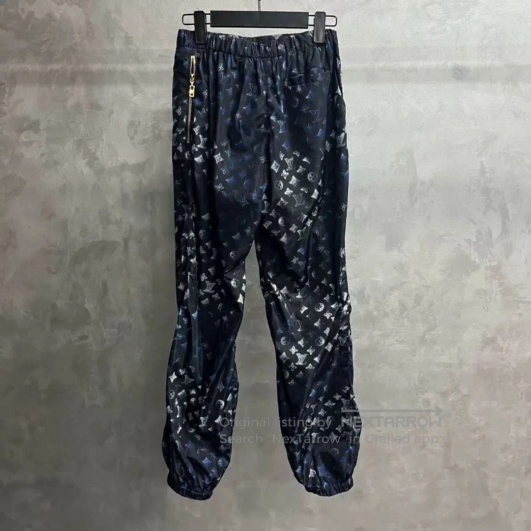 Louis Vuitton louis vuitton blue letter print jogger pants. Size US 34 / EU 50 - 2 Thumbnail