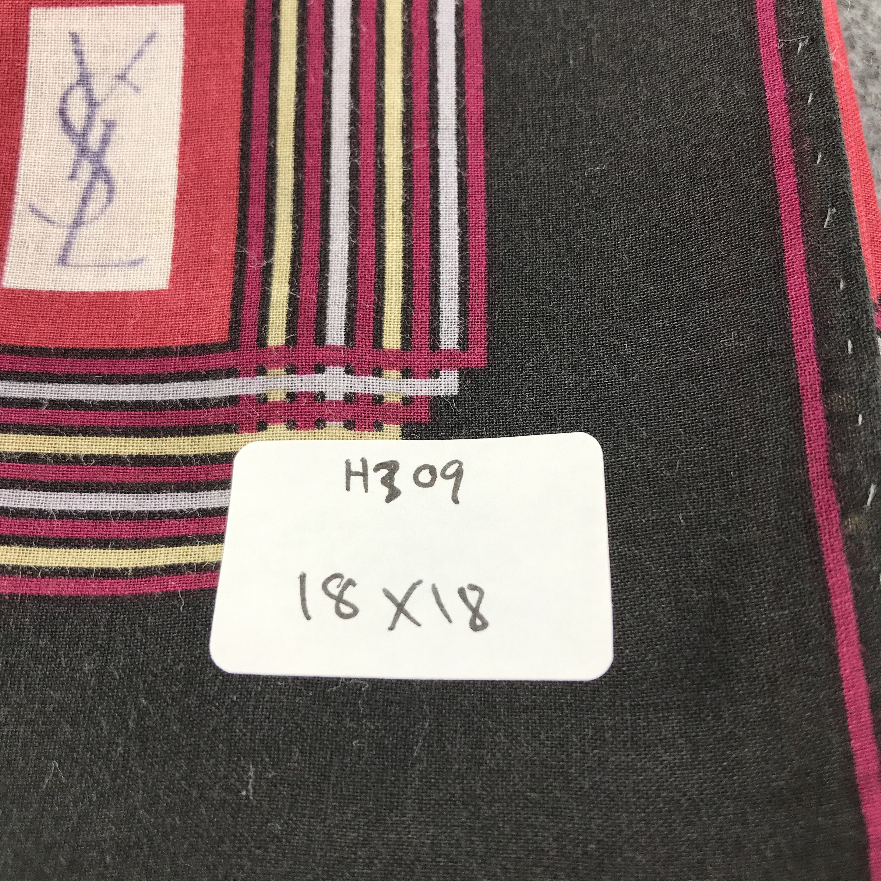 Yves Saint Laurent Yves Saint Laurent Handkerchief Neckerchief Bandana H309 Size ONE SIZE - 7 Thumbnail