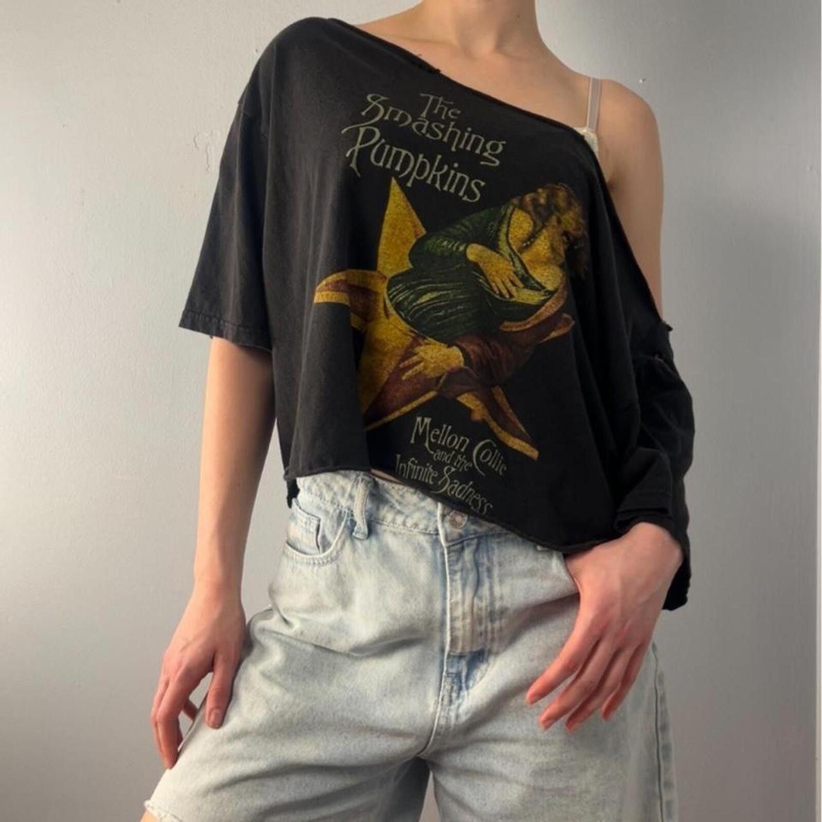 Other Smashing Pumpkins graphic tee off the shoulder Size XL / US 12-14 / IT 48-50 - 1 Thumbnail