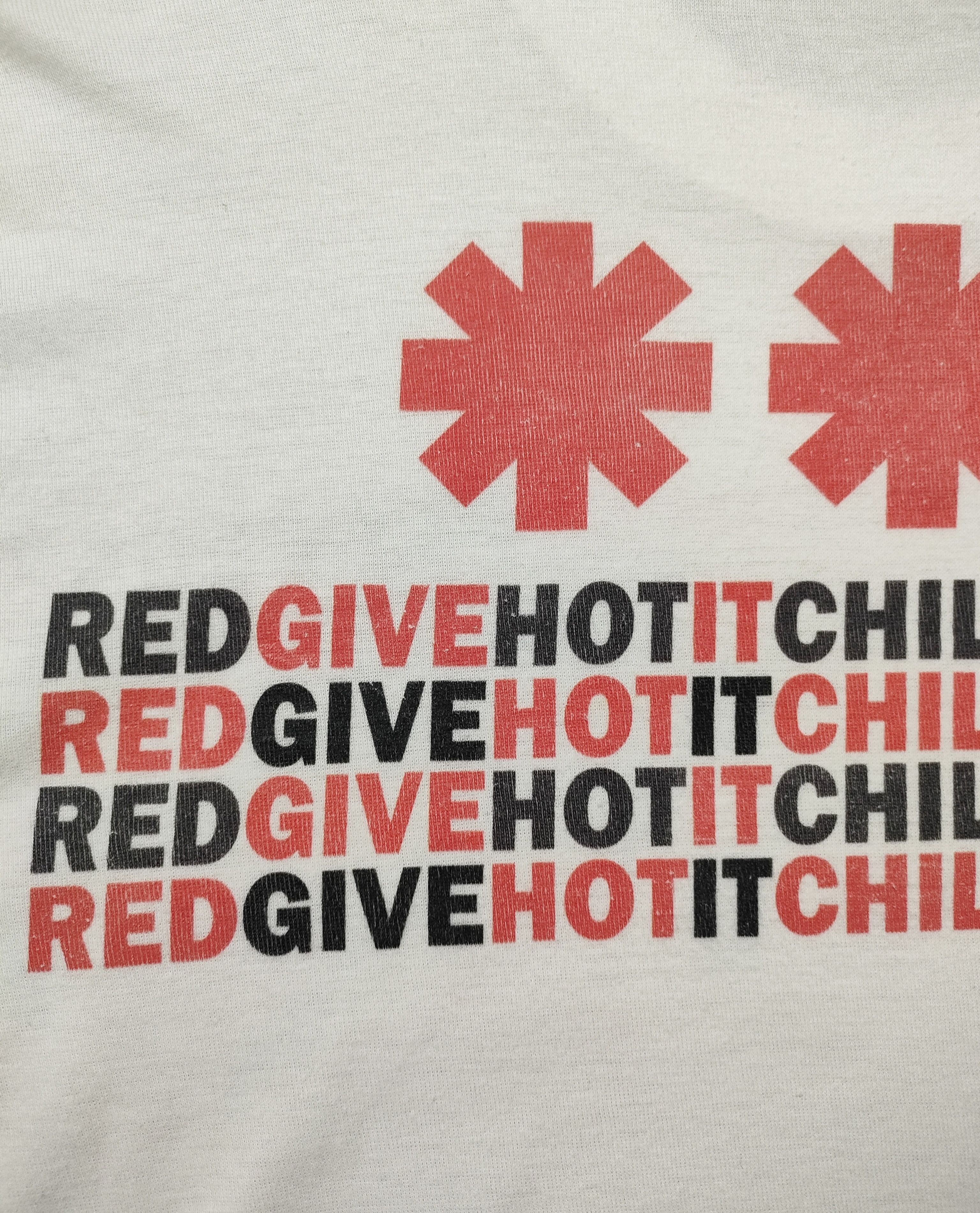 Band Tees 90s RED HOT CHILI PEPPERS 'GIVE IT AWAY' Vintage Band Tee Size US L / EU 52-54 / 3 - 11 Thumbnail