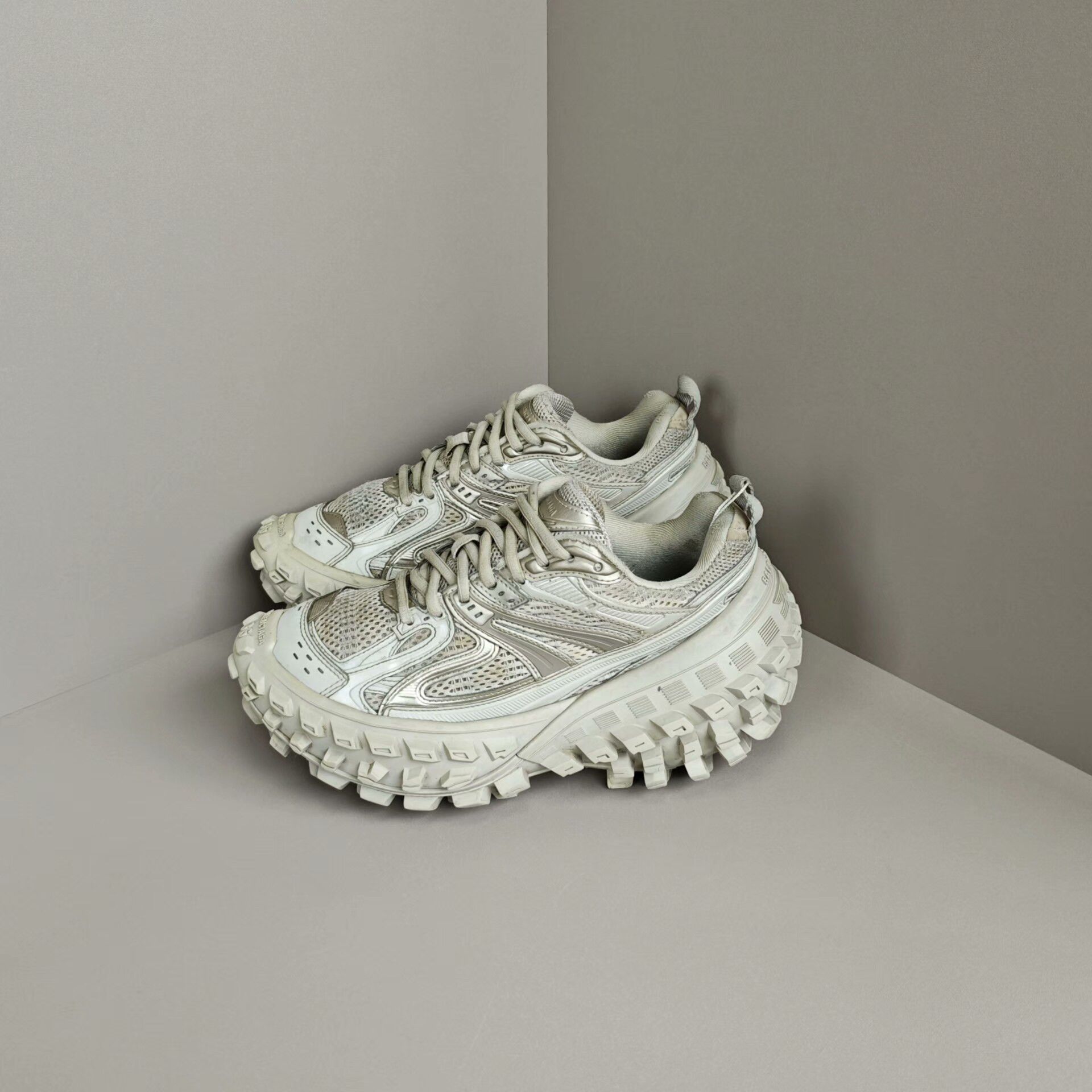 Balenciaga Balenciaga Lowtop Sneakers us_6 Women Size US 6 / IT 36 - 1 Thumbnail