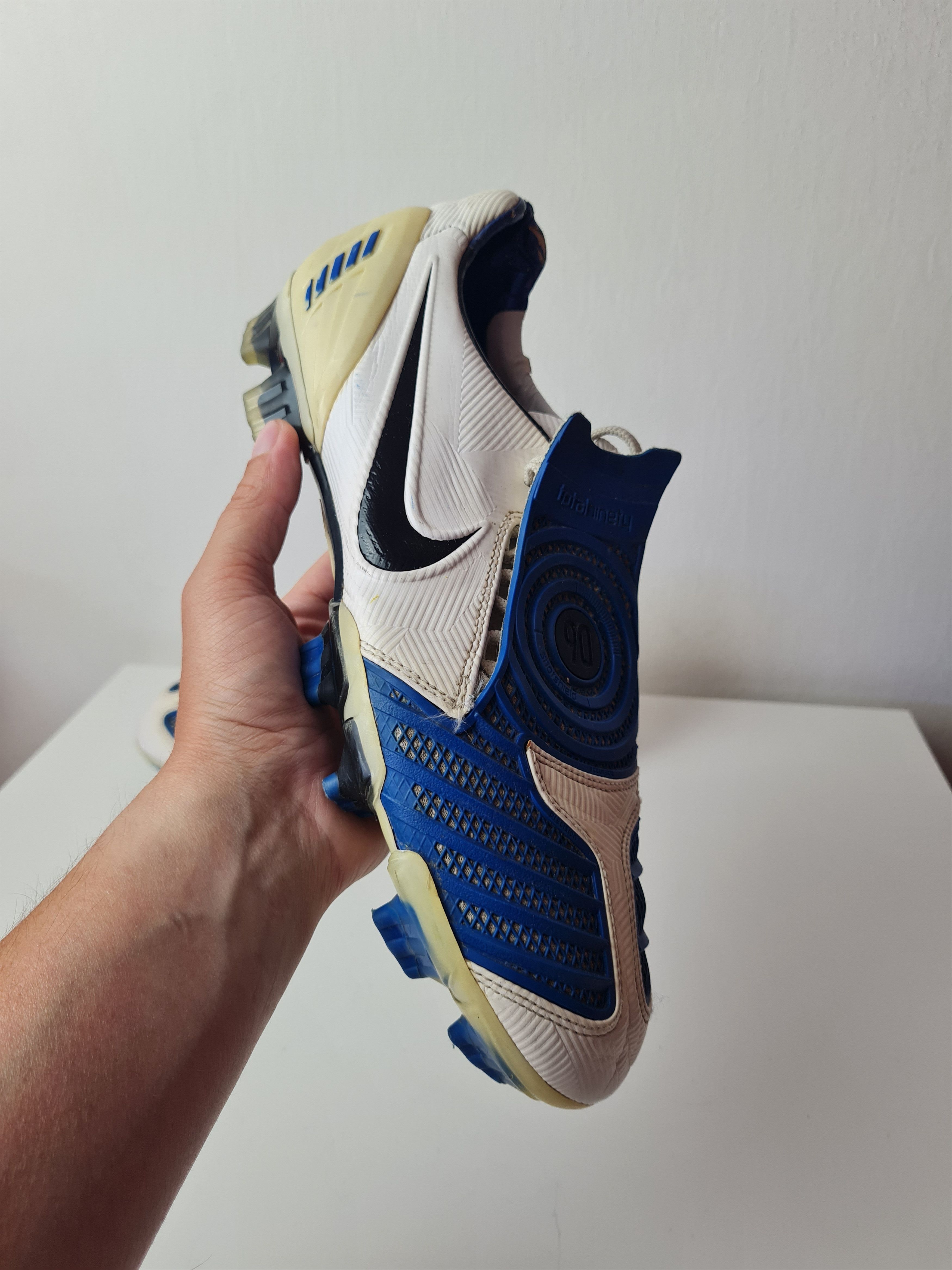 Nike Cleats Nike Total 90 Shoot II FG White/Blue Y3 318793-104 Size US 10.5 / EU 43-44 - 2 Thumbnail