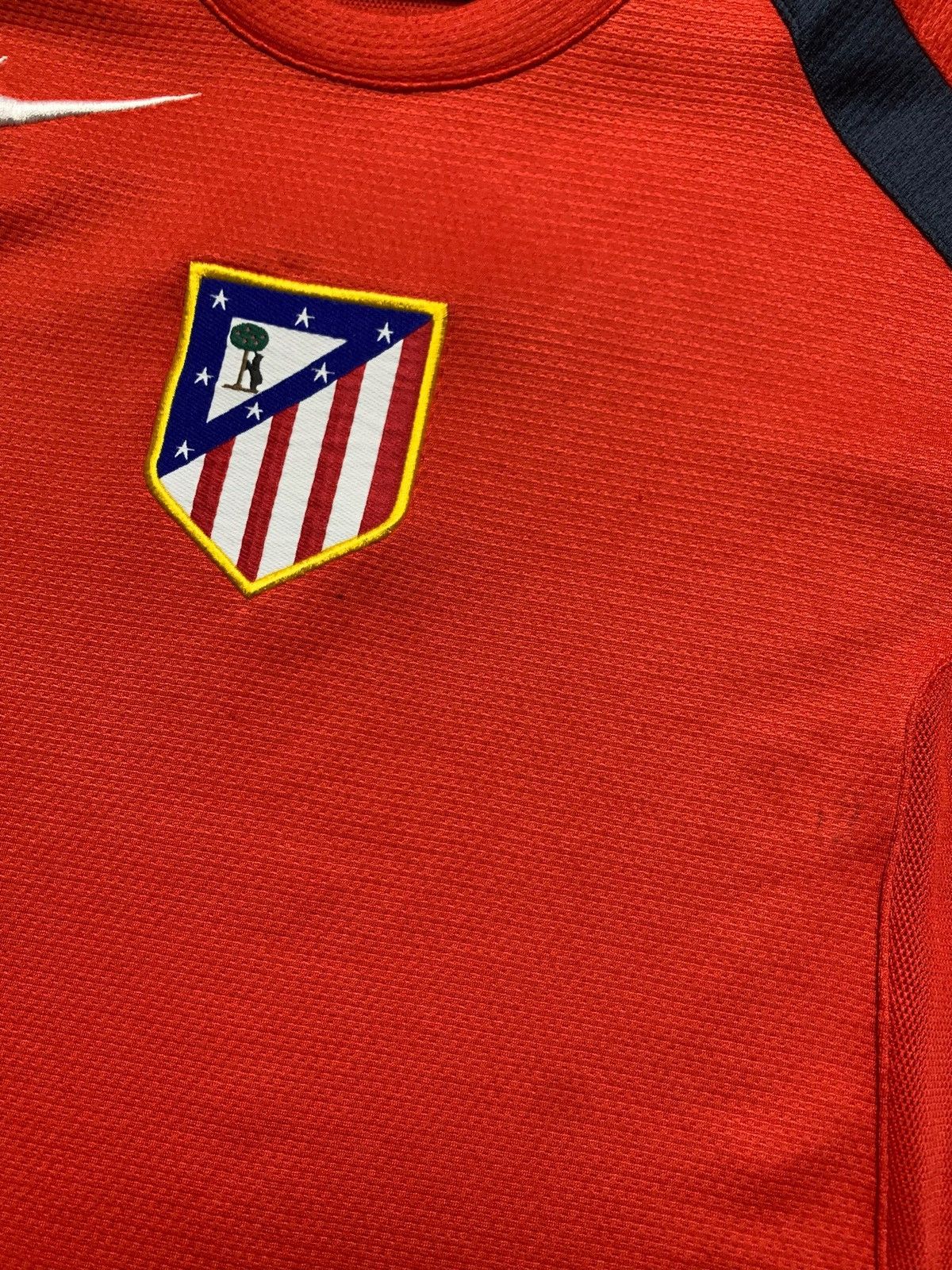 Vintage Vintage Nike Atletico Madrid soccer jersey size S red logo Size US S / EU 44-46 / 1 - 6 Thumbnail