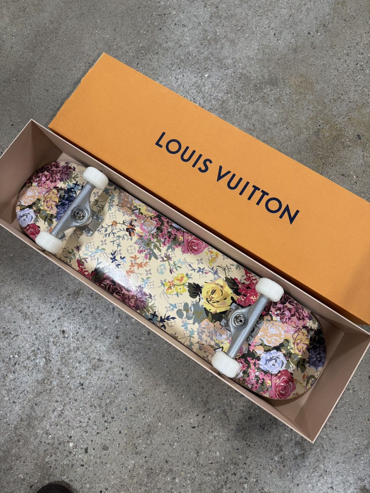 Louis Vuitton × Virgil Abloh Louis Vuitton Floral Monogram Skateboard RARE NEW Size ONE SIZE - 1 Thumbnail