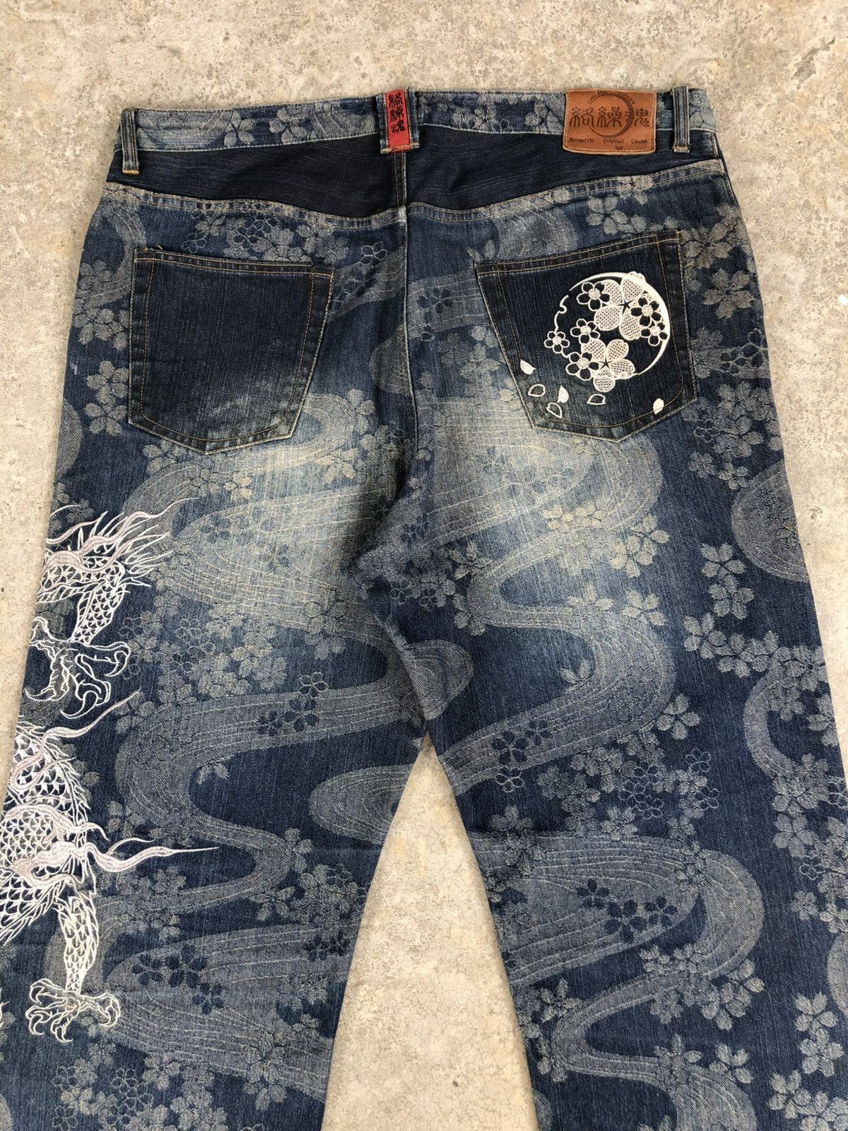 Karakuri Tamashii Karakuri Tamashii Embroidered Jeans Distressed Jeans Size US 39 - 8 Thumbnail