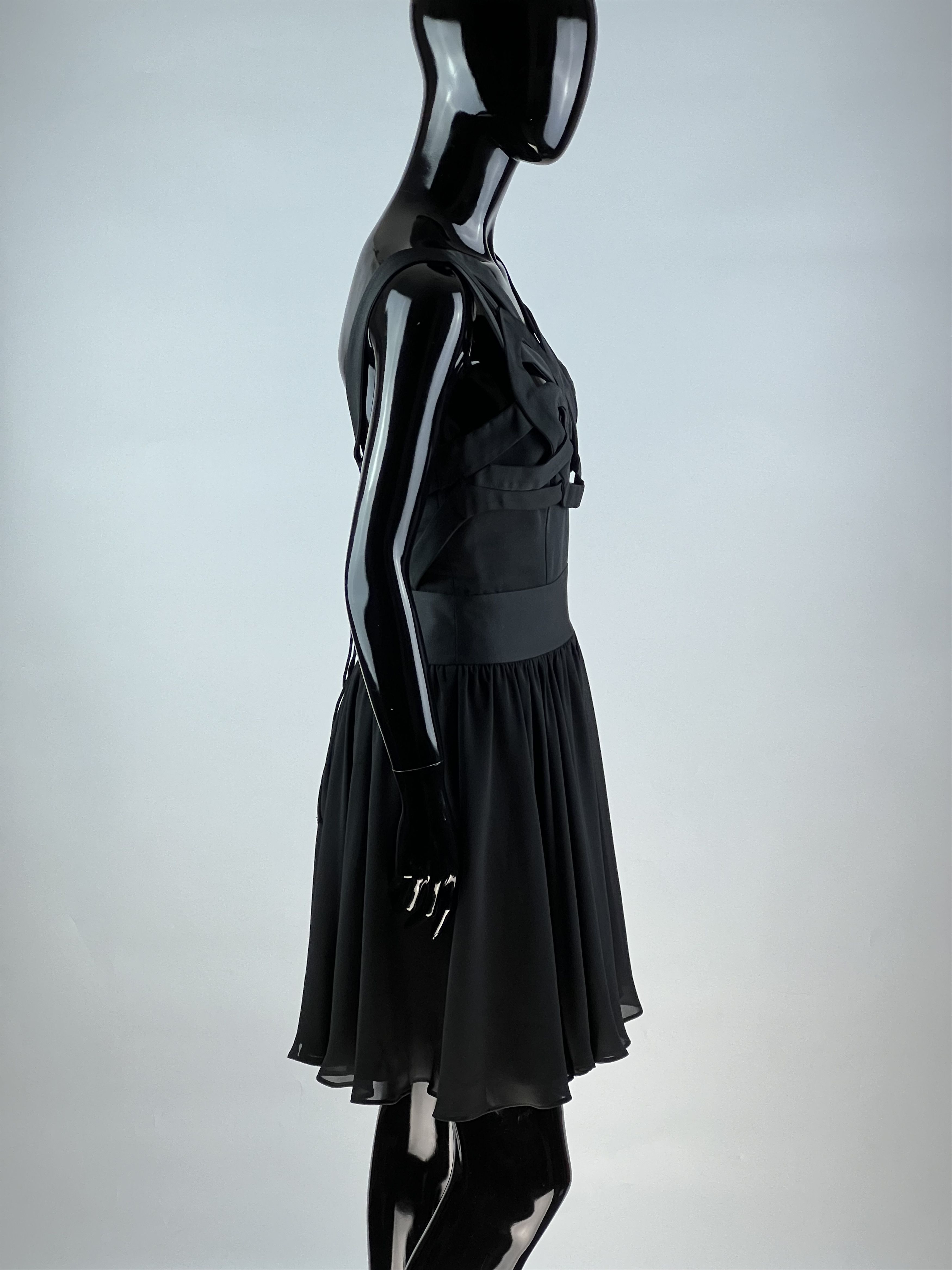 Reiss Reiss Black Dress Size US4 Size S / US 4 / IT 40 - 2 Thumbnail