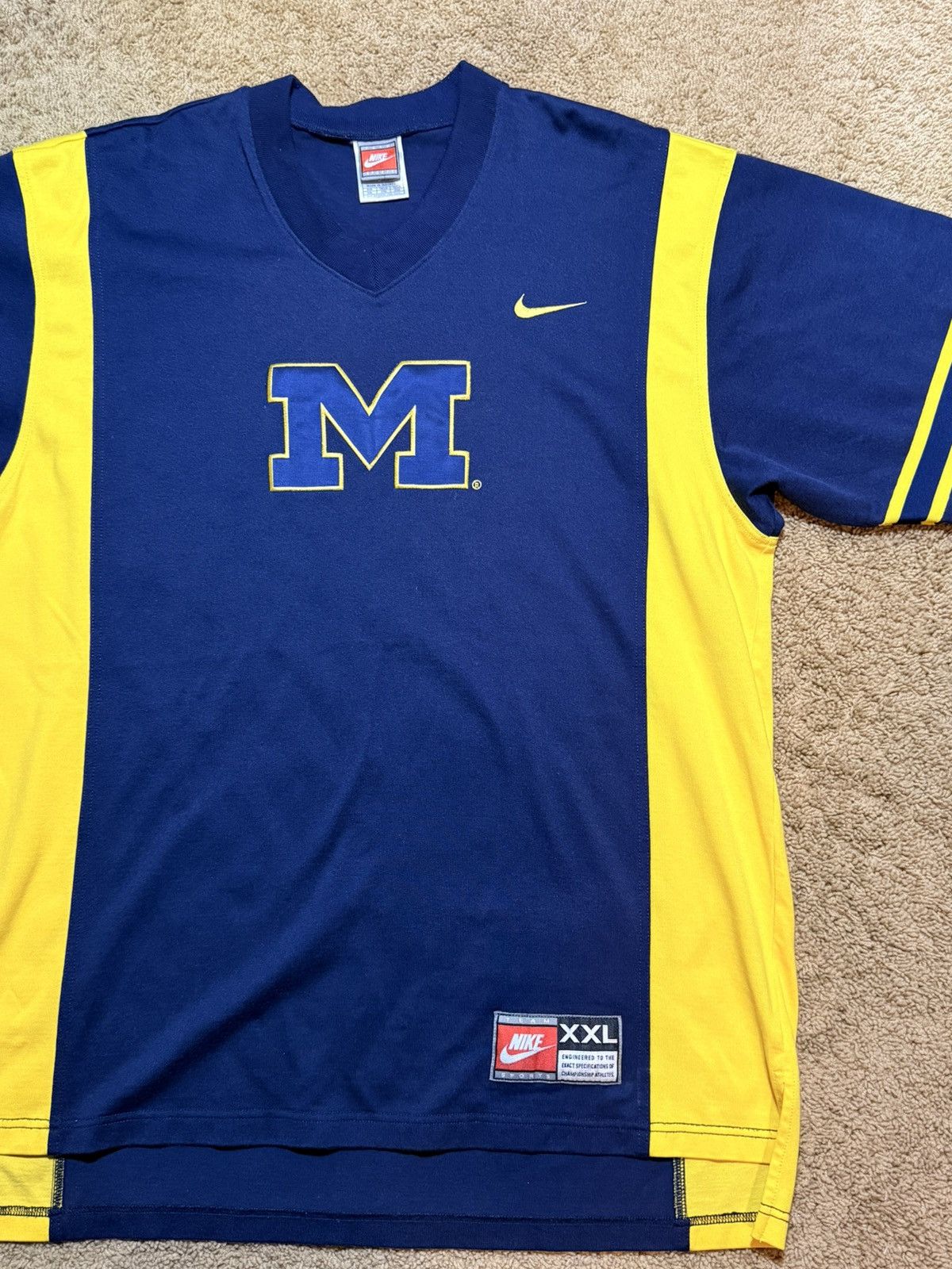 Nike y2k nike university of michigan jersey football shirt XXL Size US XXL / EU 58 / 5 - 2 Thumbnail