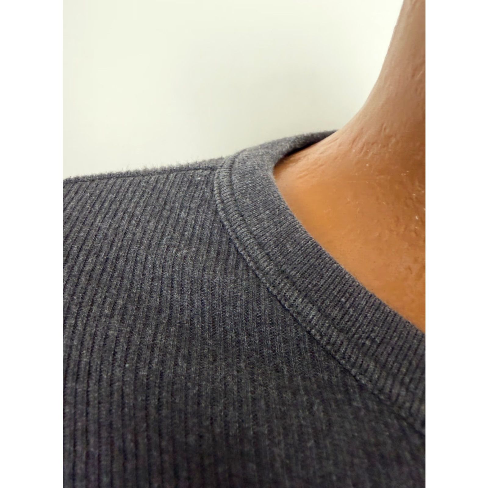Old Navy VINTAGE Old Navy Ribbed Shirt Men Large Charcoal Gray V-Neck T-Shirt Heavyweight Knit 2000s Hipster Y2K Men's Large Gray Vintage Size US L / EU 52-54 / 3 - 3 Thumbnail