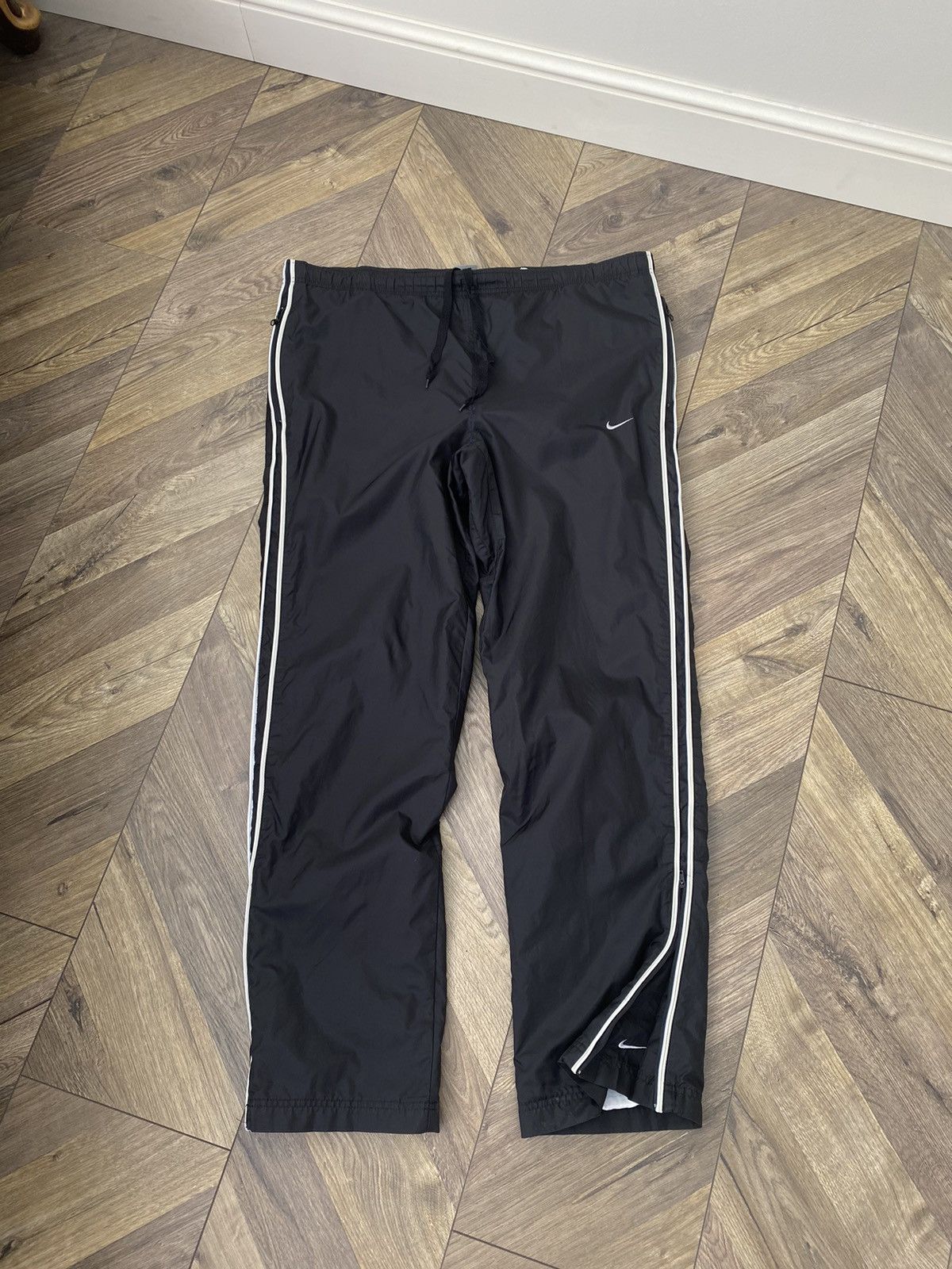 Nike × Vintage Vintage Nike Y2K Nylon Track Pants Double Swoosh Size US 34 / EU 50 - 2 Thumbnail