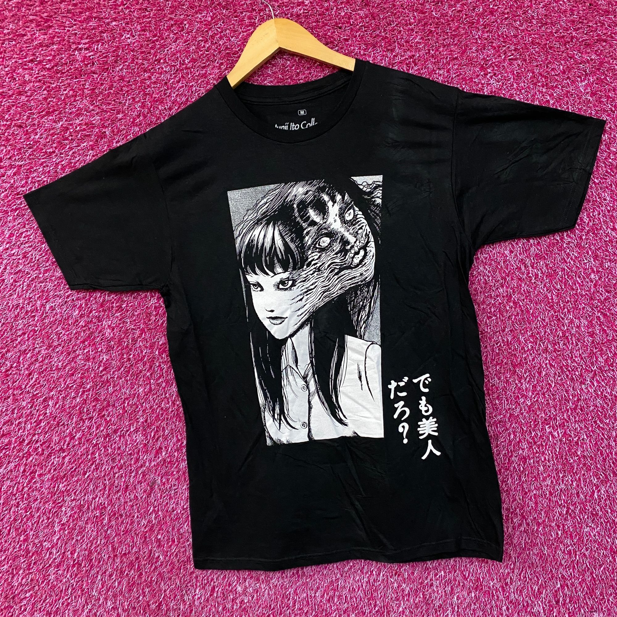 Ripple Junction Junji Ito Tomie "Right? But a Beauty" Horror Manga T-Shirt M Size US M / EU 48-50 / 2 - 3 Thumbnail