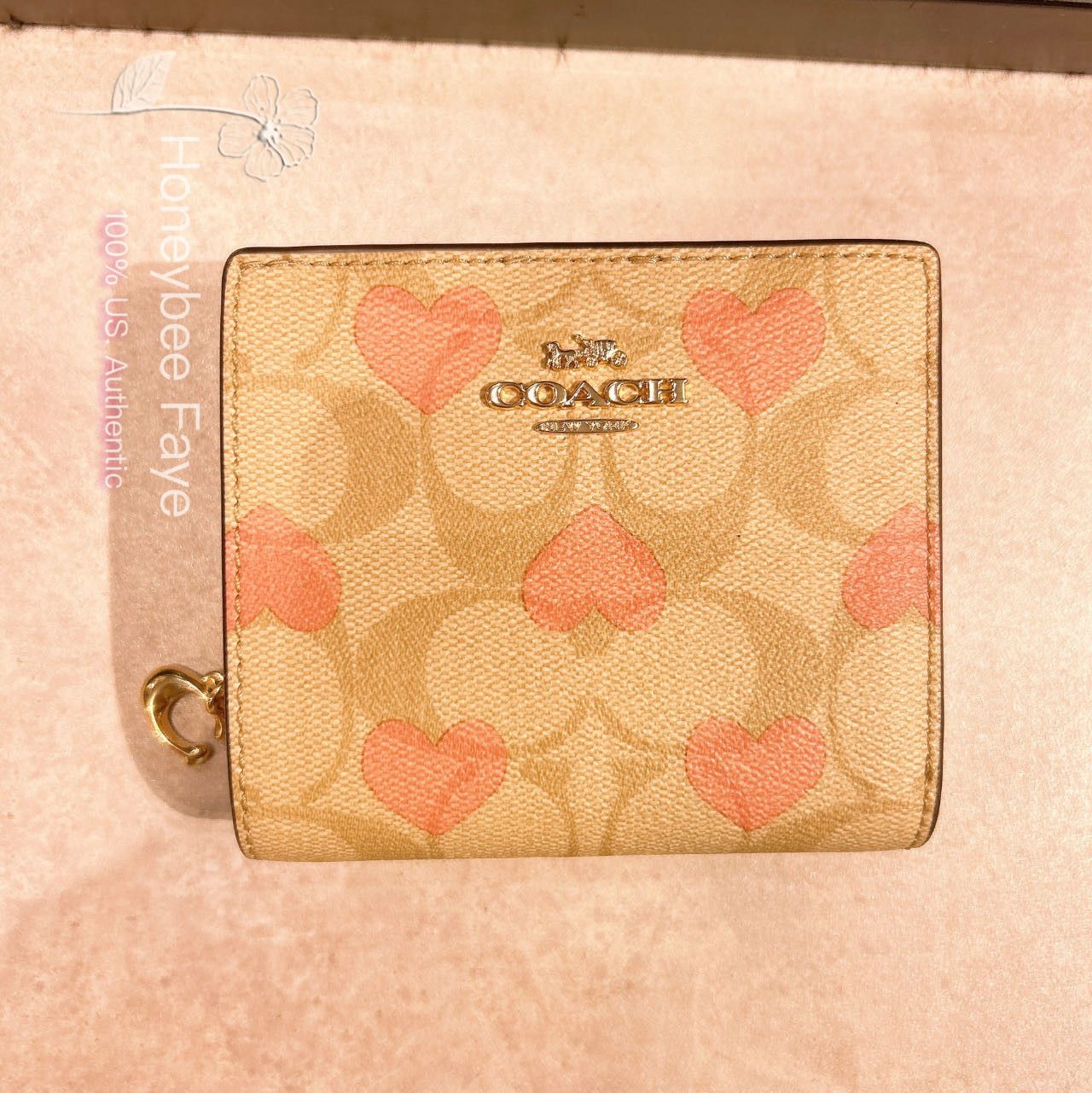 Nwt Coach snap wallet outlet in signature leather