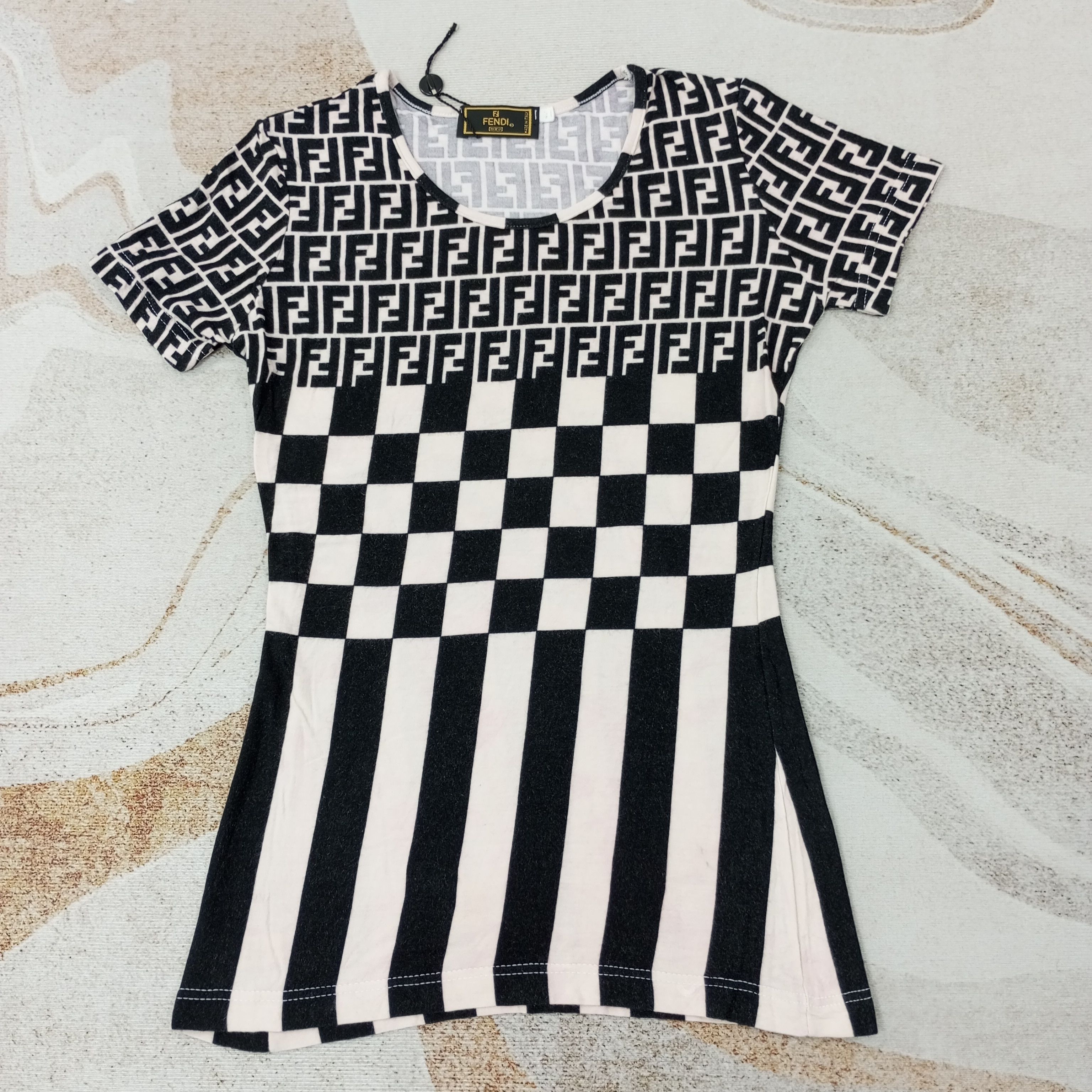 Fendi Fendi Fashion Brand Tshirt c239n47 Size XXS / US 00 / IT 34 - 1 Thumbnail