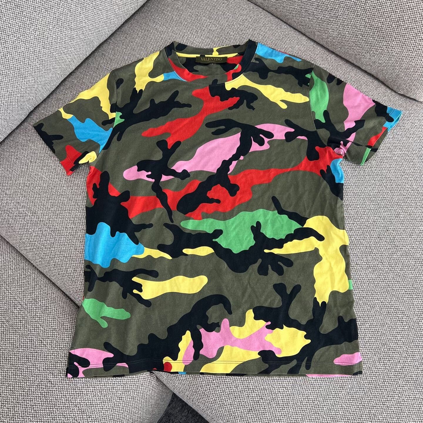Valentino Valentino Camo T-Shirt S Women Size S / US 4 / IT 40 - 1 Thumbnail