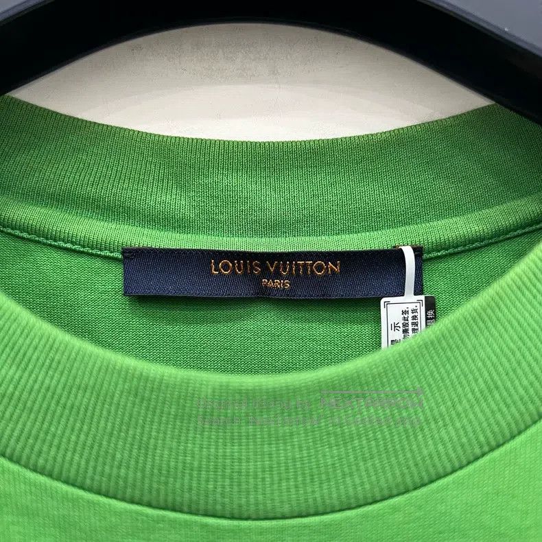 Louis Vuitton Louis Vuitton Green embossed short sleeve Size US S / EU 44-46 / 1 - 4 Thumbnail