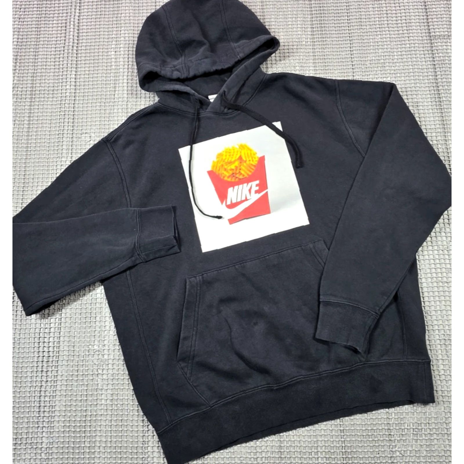 Nike Nike Sole Food Sweatshirt Pullover Hoodie M Medium Black Nike Sportswear Mens Hooded Pocket Graphic Print Retro Sports 90s Size US M / EU 48-50 / 2 - 2 Thumbnail