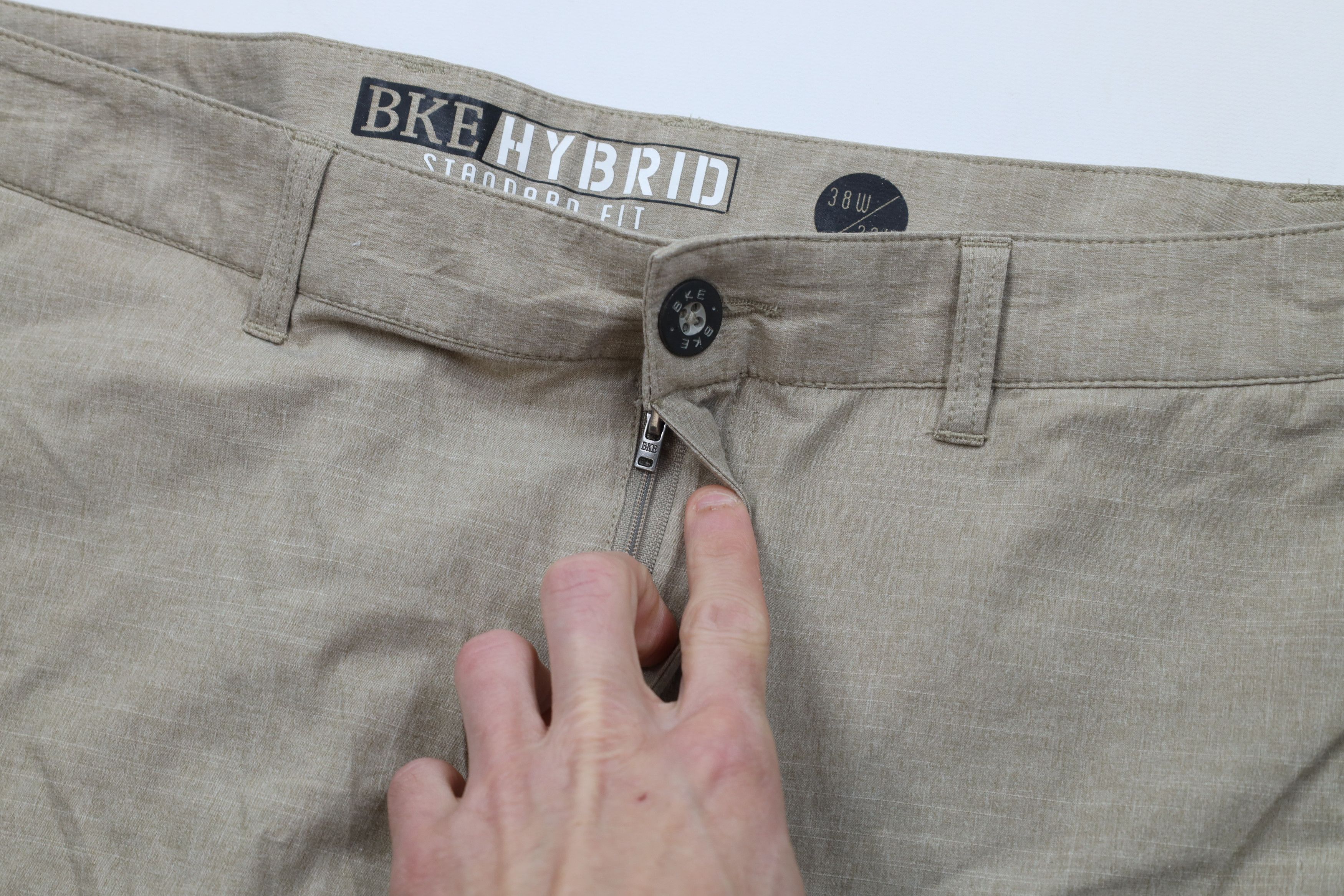 Vintage Buckle BKE Hybrid Chambray Stretch Cargo Shorts Beige Tan Size US 38 / EU 54 - 5 Thumbnail