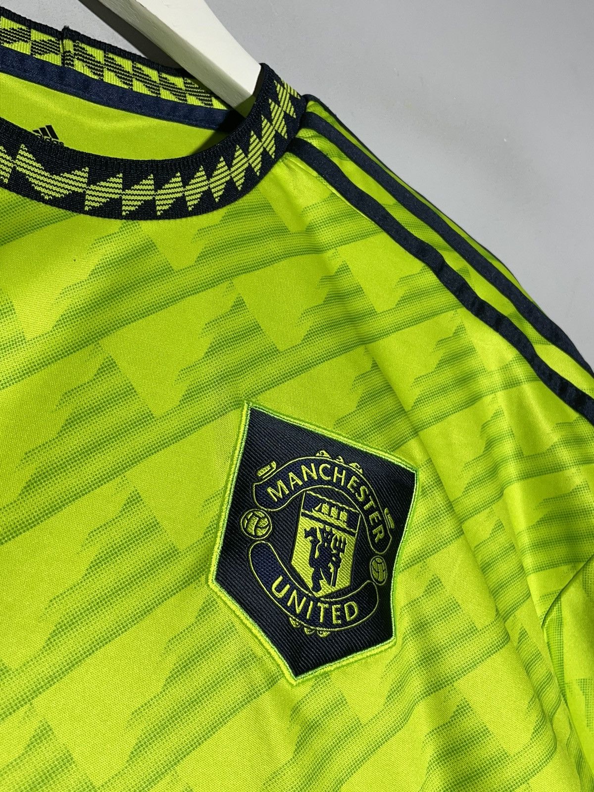 Adidas Manchester United Adidas 2022/23 Third Y2k Football Shirt Size US XXL / EU 58 / 5 - 7 Thumbnail