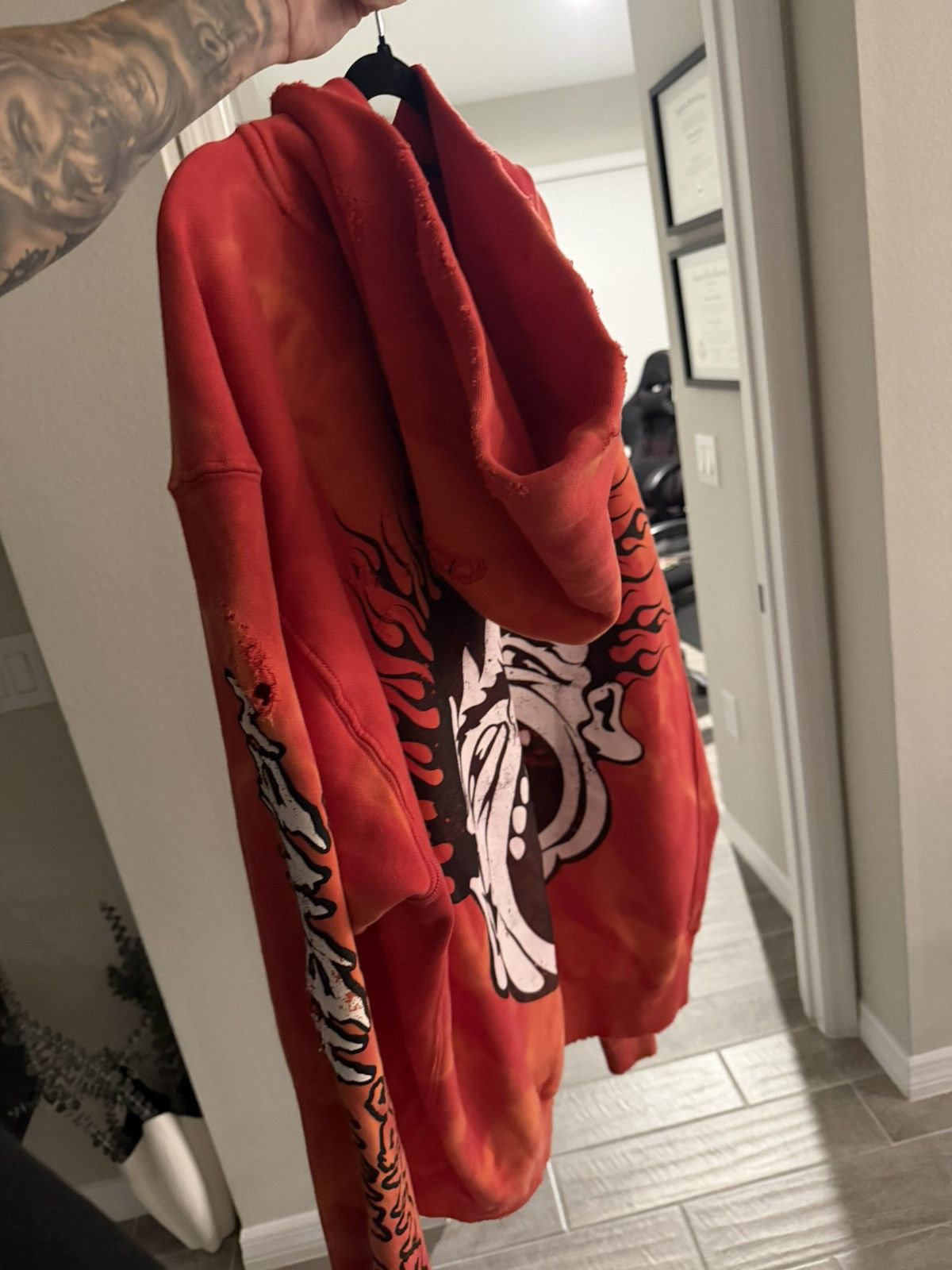 HELLSTAR Hellstar Records Ripped Lava Hoodie size Large Worn Once Size US L / EU 52-54 / 3 - 4 Thumbnail