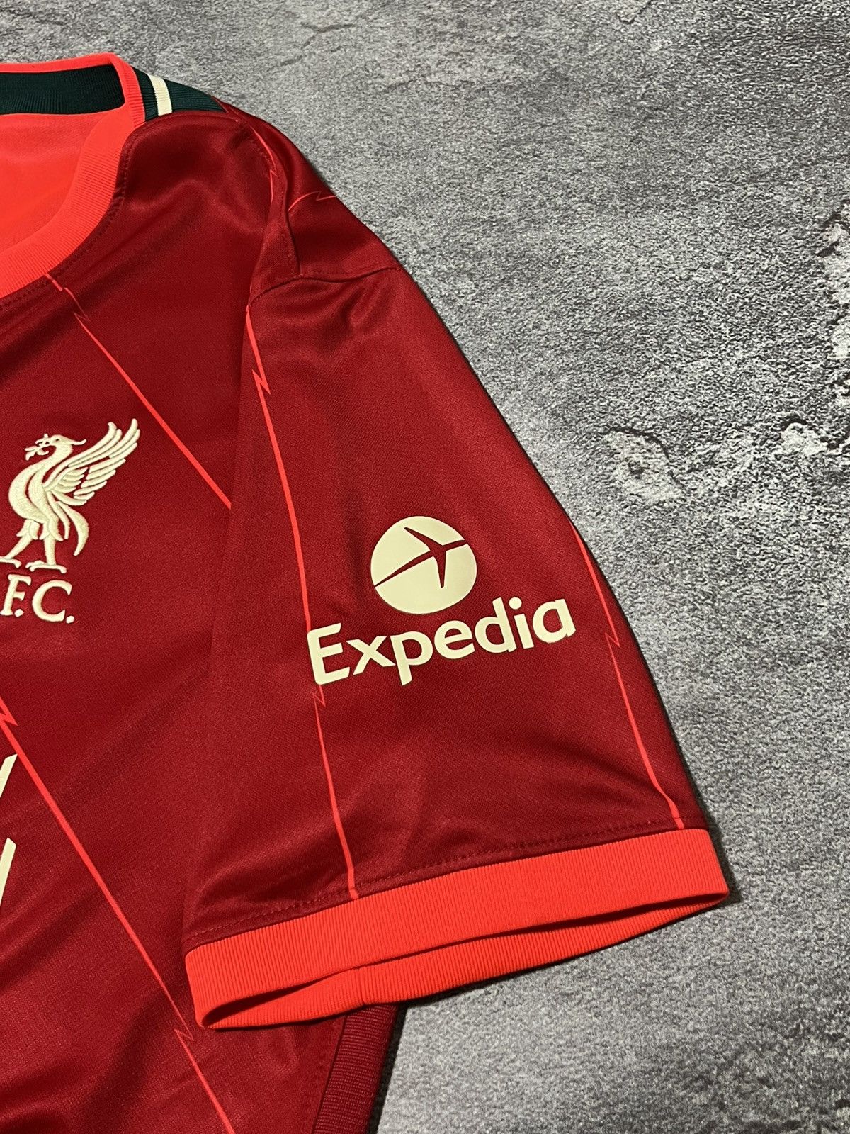 Nike Nike Liverpool 2021-2022 Home Soccer Jersey Shirt Size US M / EU 48-50 / 2 - 4 Thumbnail