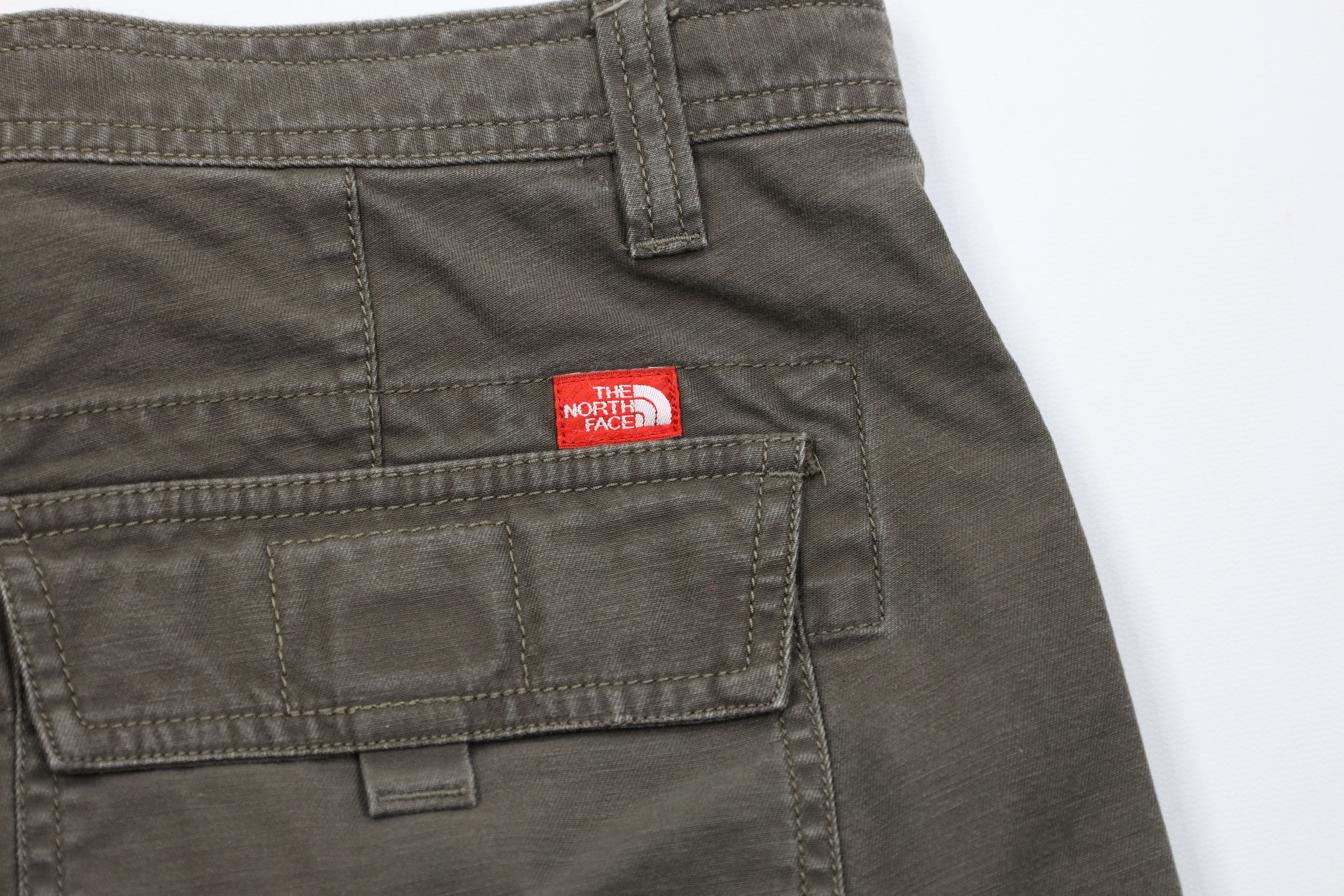 The North Face Vintage The North Face Heavyweight Cargo Shorts Green Cotton Size US 36 / EU 52 - 9 Thumbnail