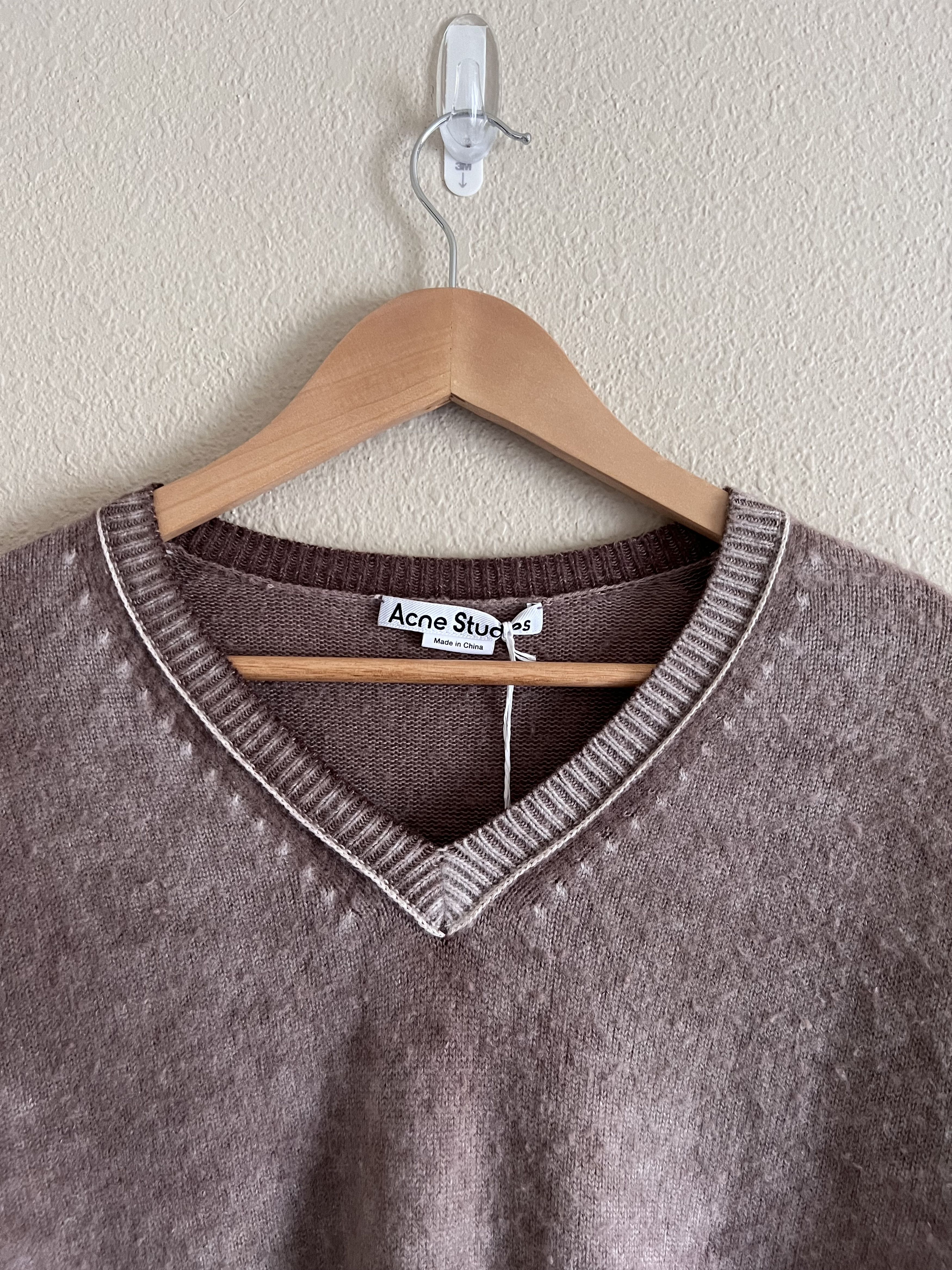 Acne Studios Acne Studios Cashmere V-Neck Knit Sweater in Antique Brown Size US S / EU 44-46 / 1 - 2 Thumbnail