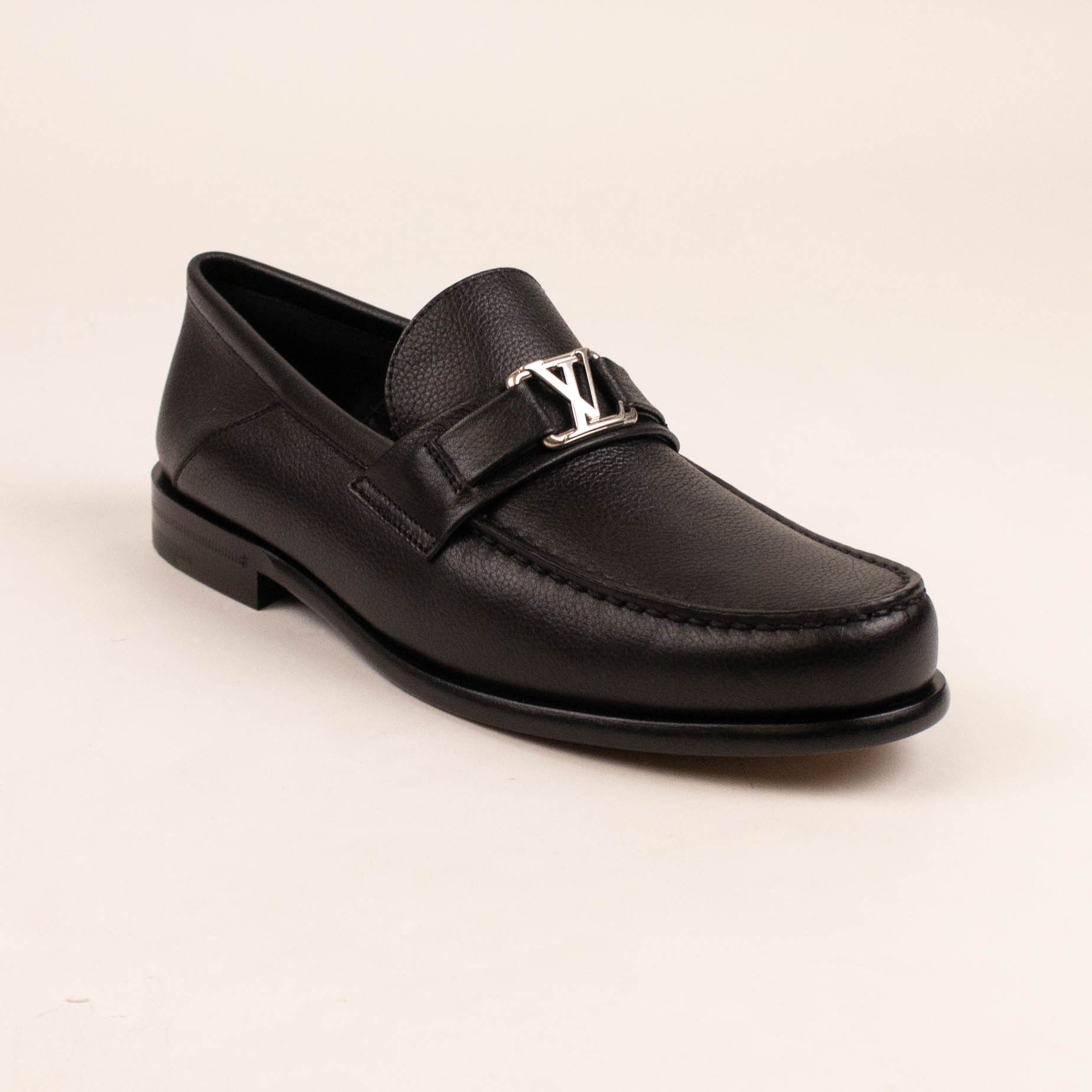 image of Louis Vuitton Black Grained Leather Metal Logo Major Loafers Size 5/38, Men's